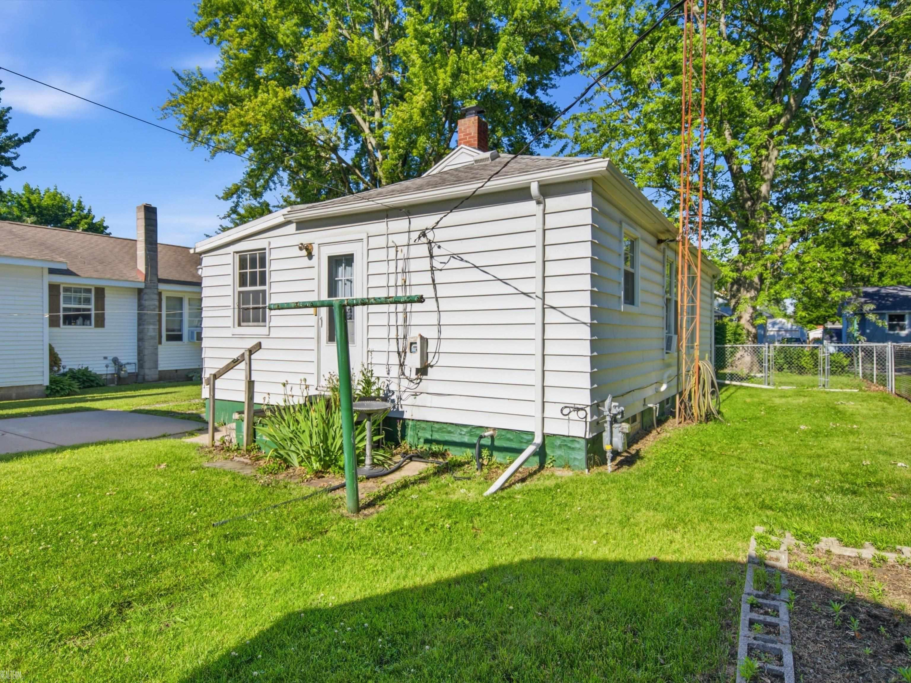 617 Saint James Street, Marysville, MI 48040 — Photo 22