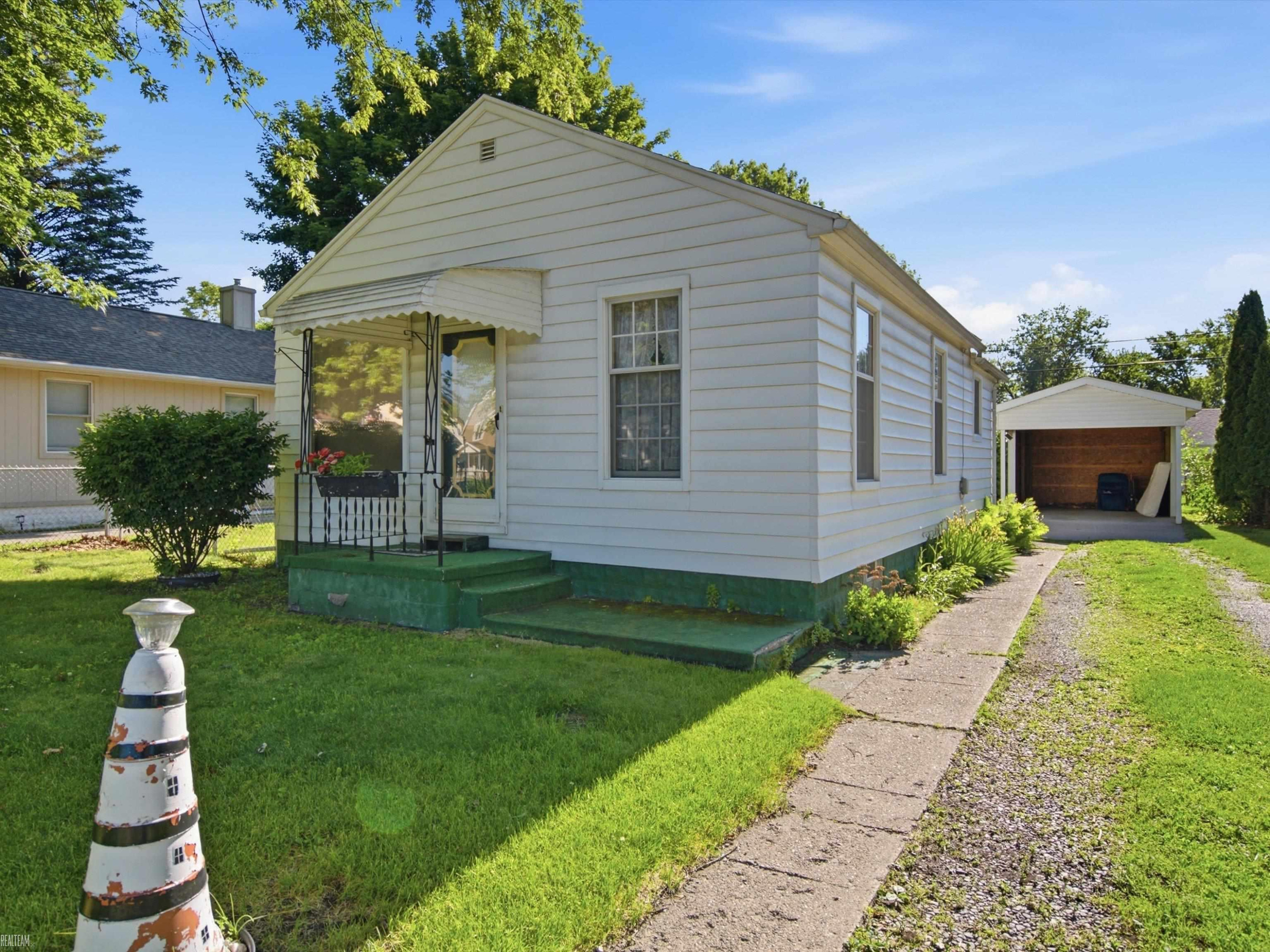 617 Saint James Street, Marysville, MI 48040 — Photo 23