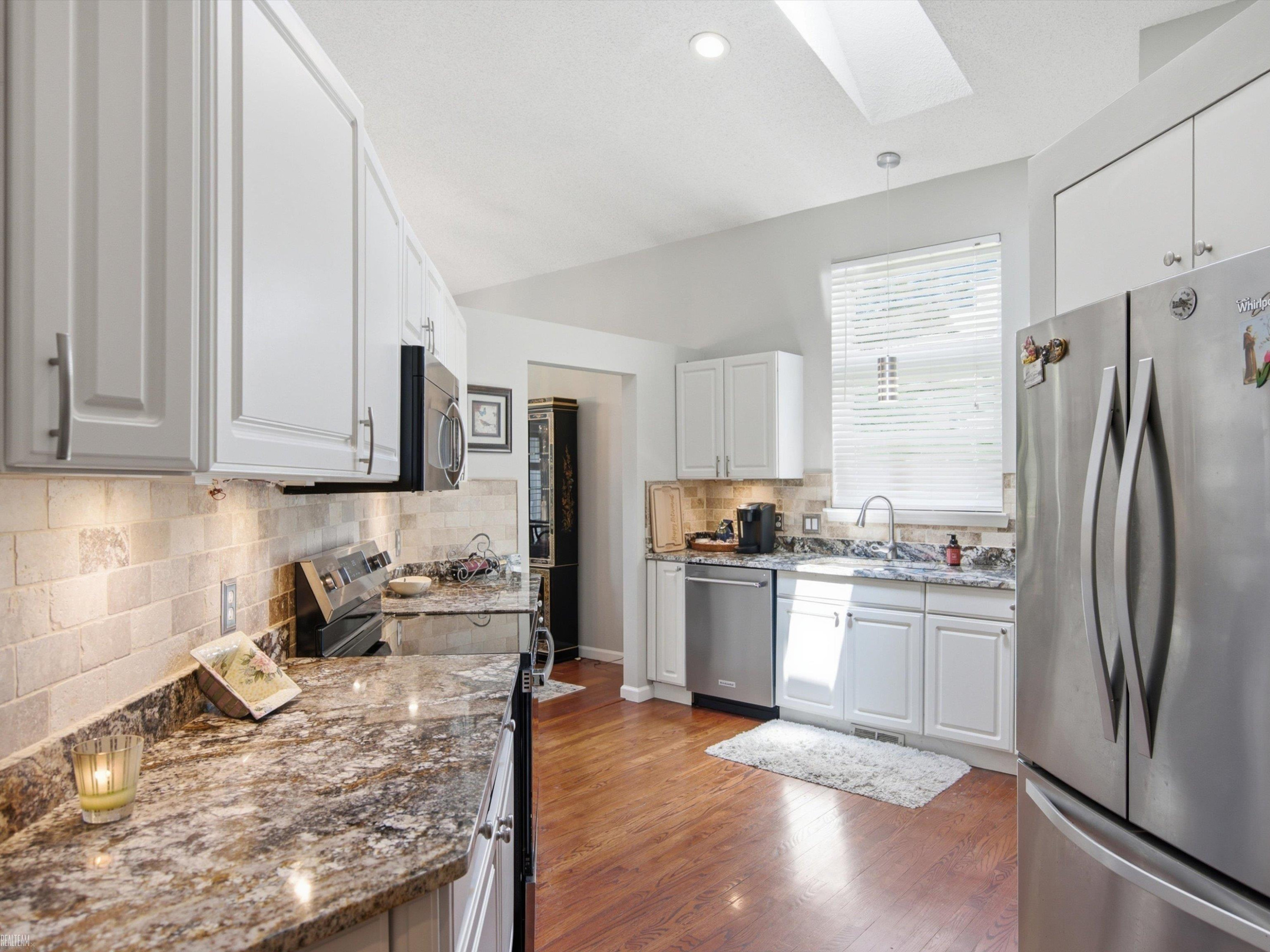 4652 Amberwood Court, MI 48306 — Photo 7