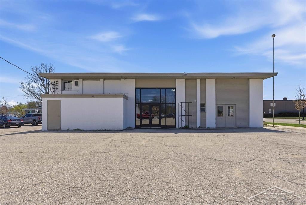 301 McDonald Street, Midland, MI 48640