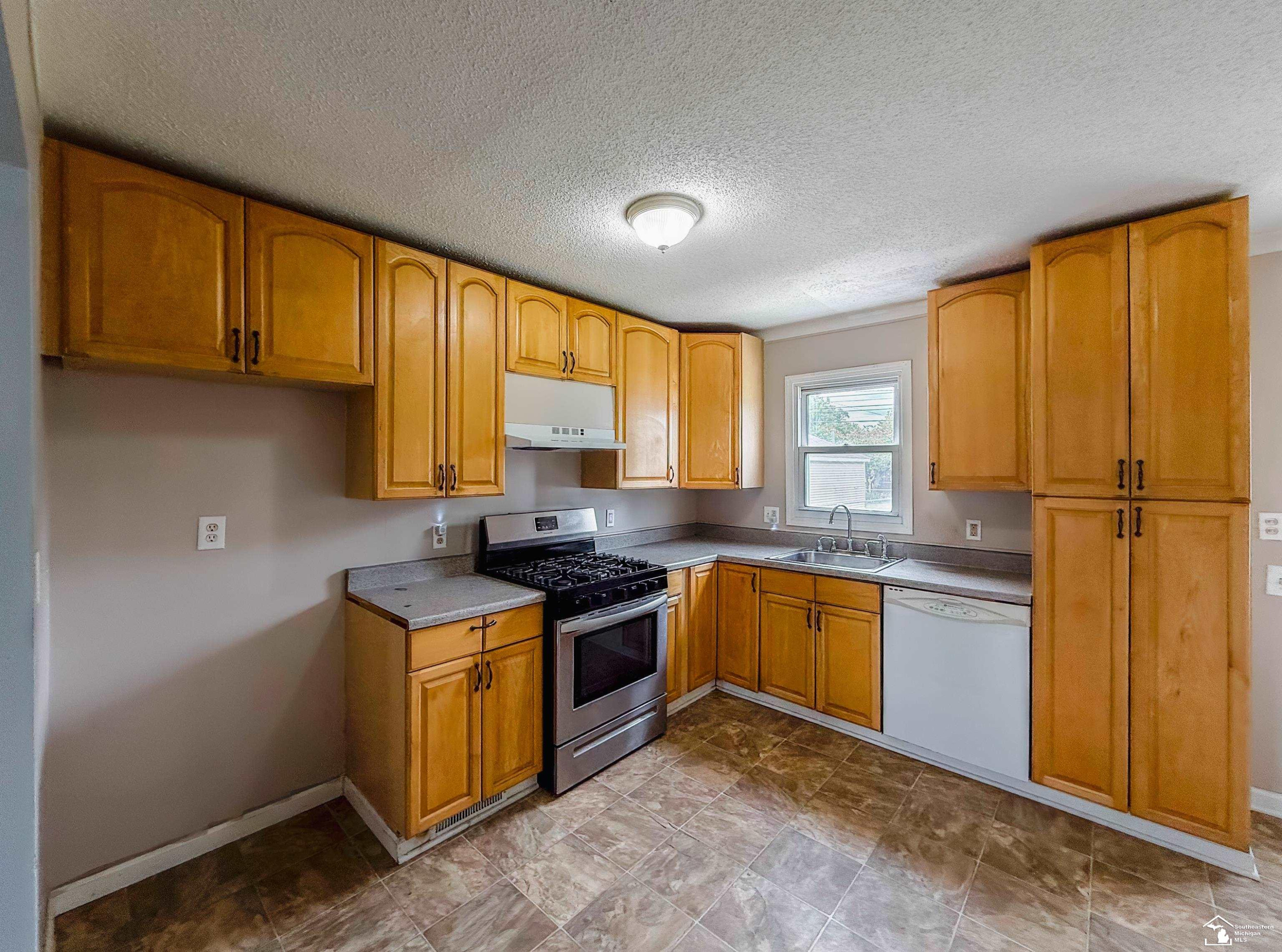 5932 Katherine Street, Taylor, MI 48180 — Photo 5
