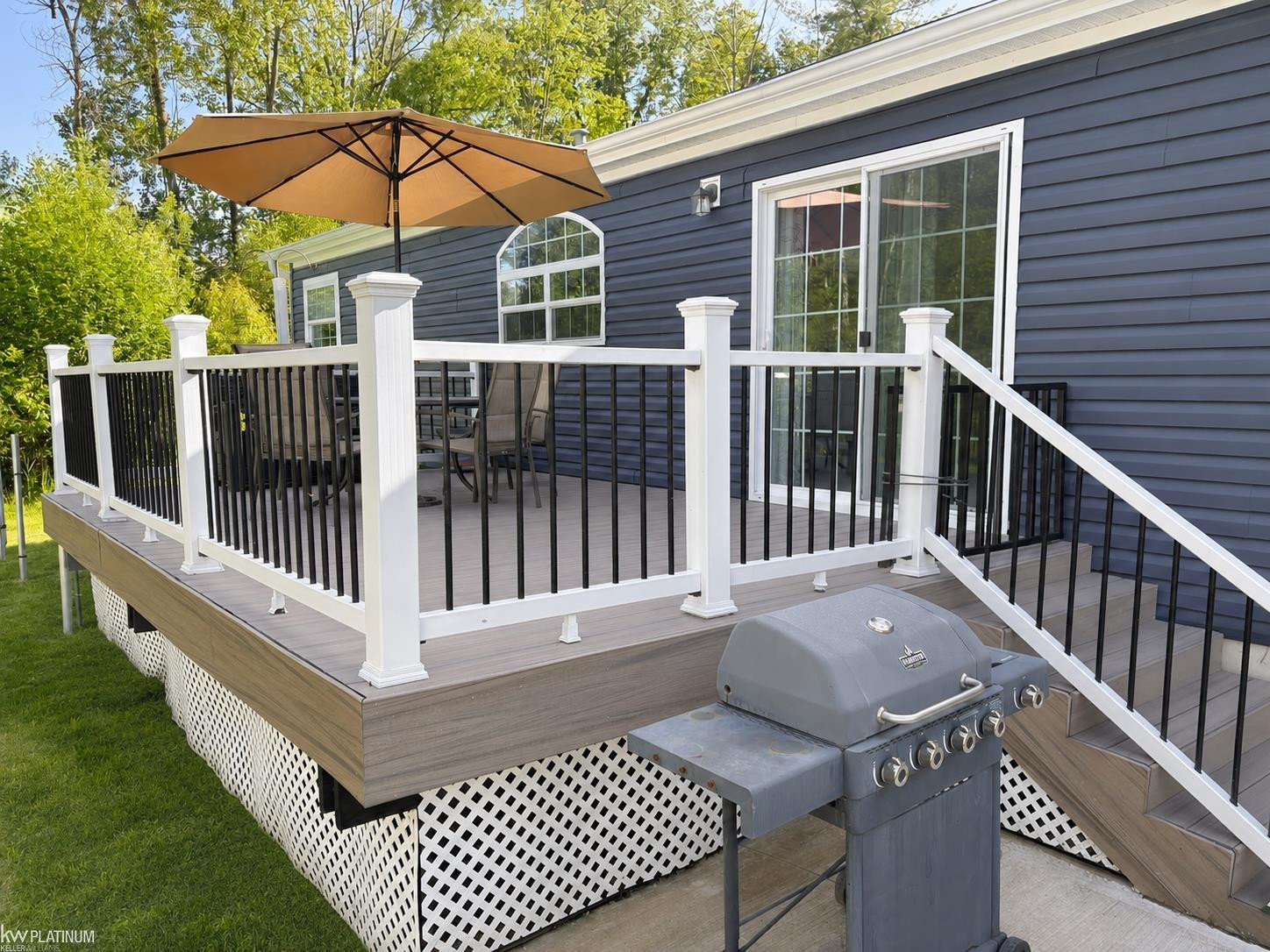 909 S Allen Road, MI 48079 — Photo 17