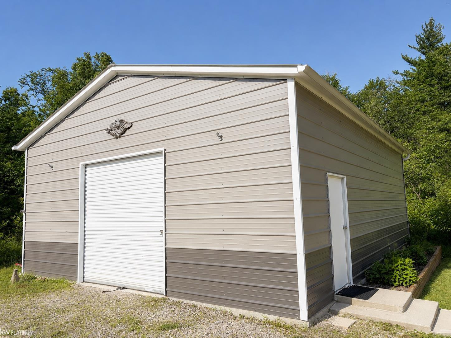 909 S Allen Road, MI 48079 — Photo 18