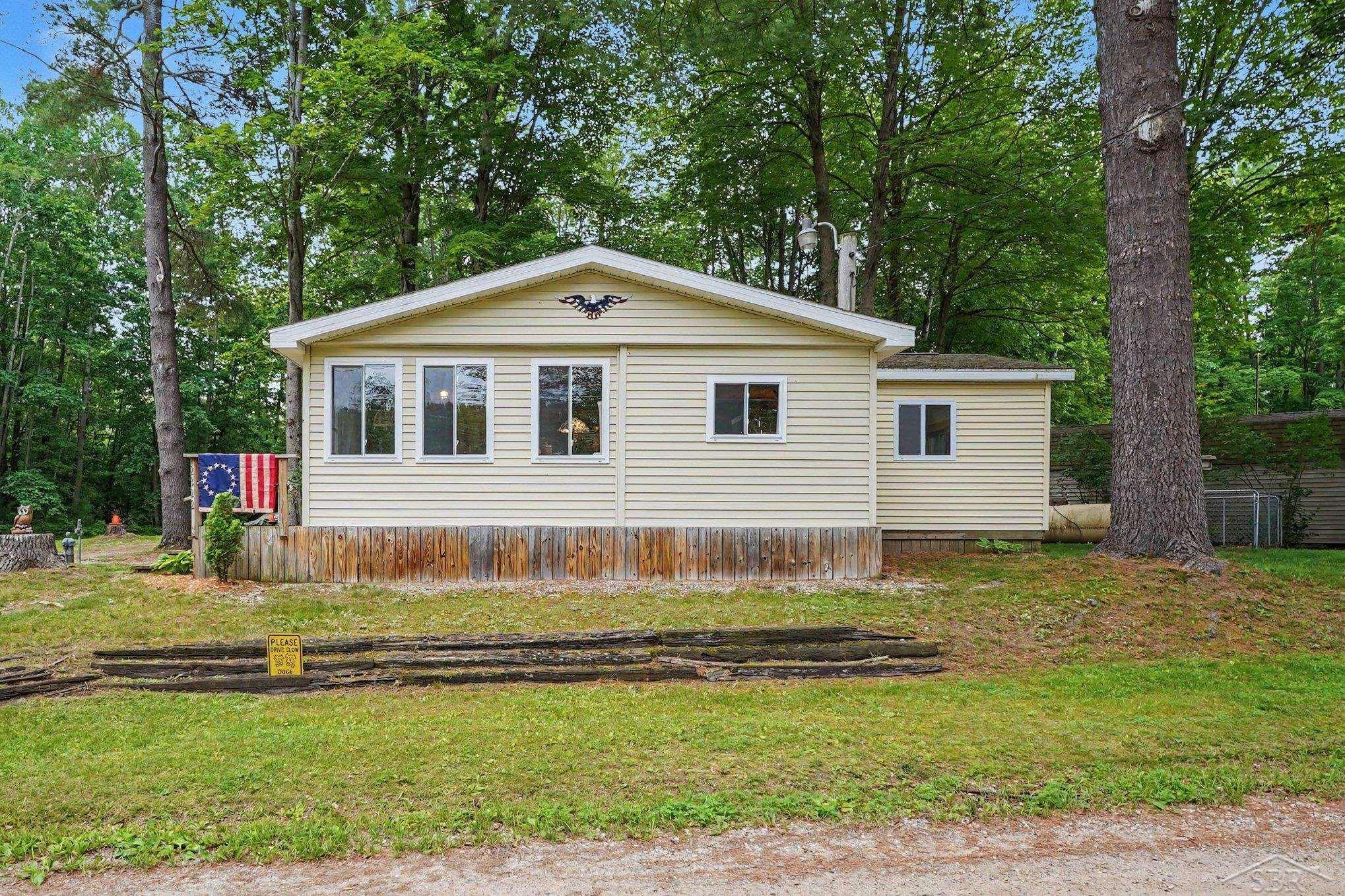2322 Tittabawasee Avenue, Alger, MI 48610 — Photo 2
