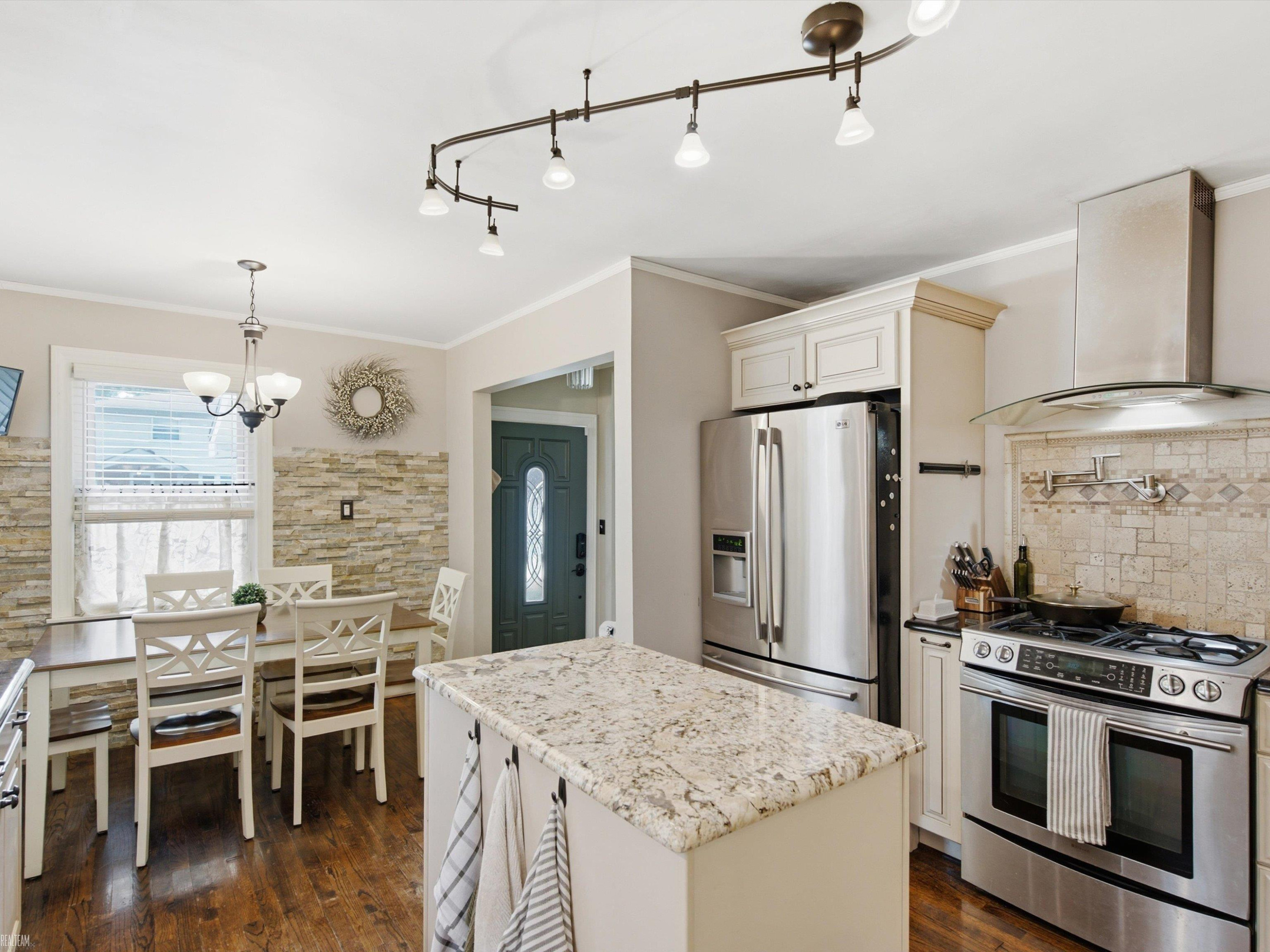 7829 Buckingham Avenue, Allen Park, MI 48101 — Photo 11