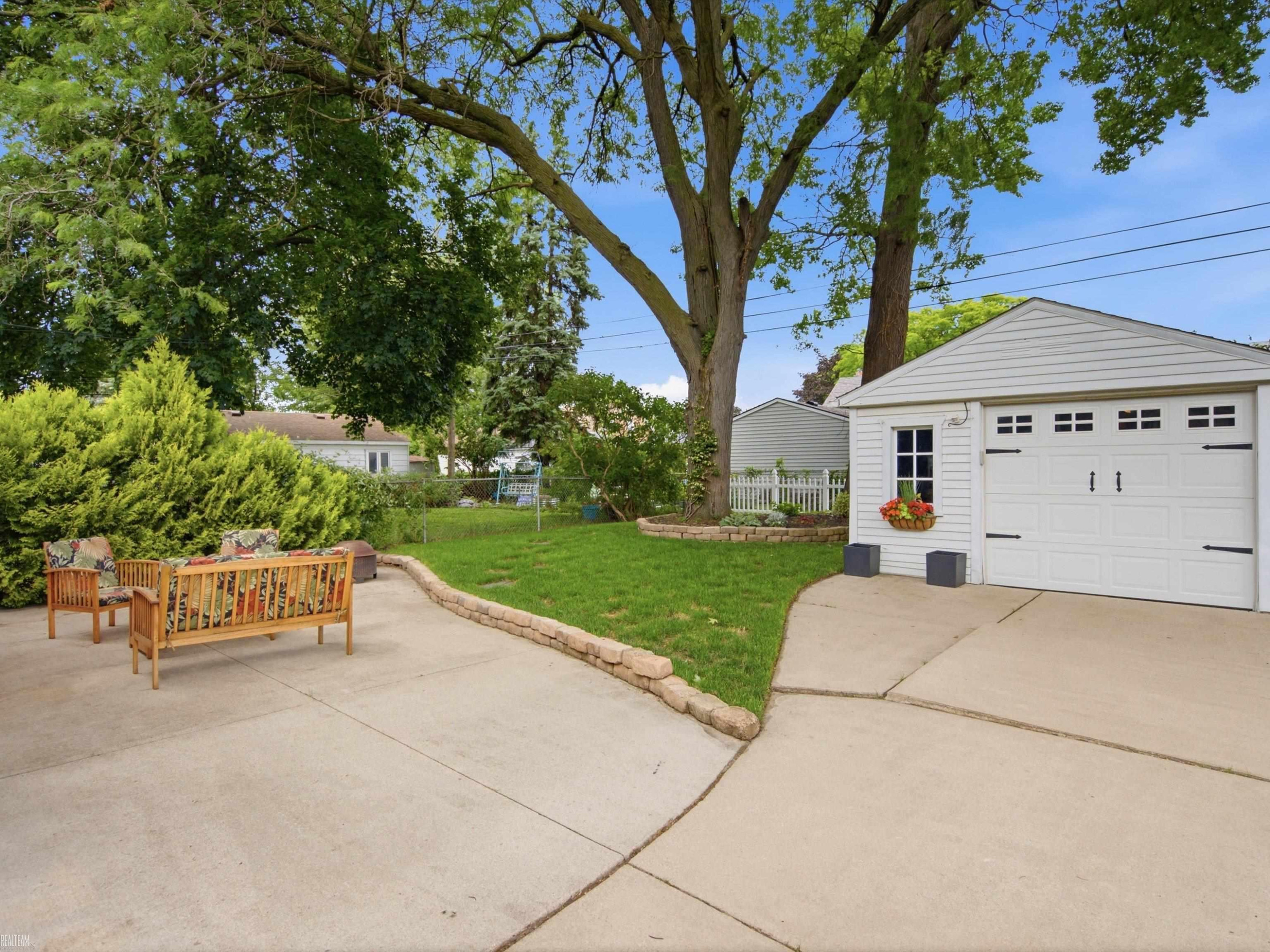 7829 Buckingham Avenue, Allen Park, MI 48101 — Photo 32