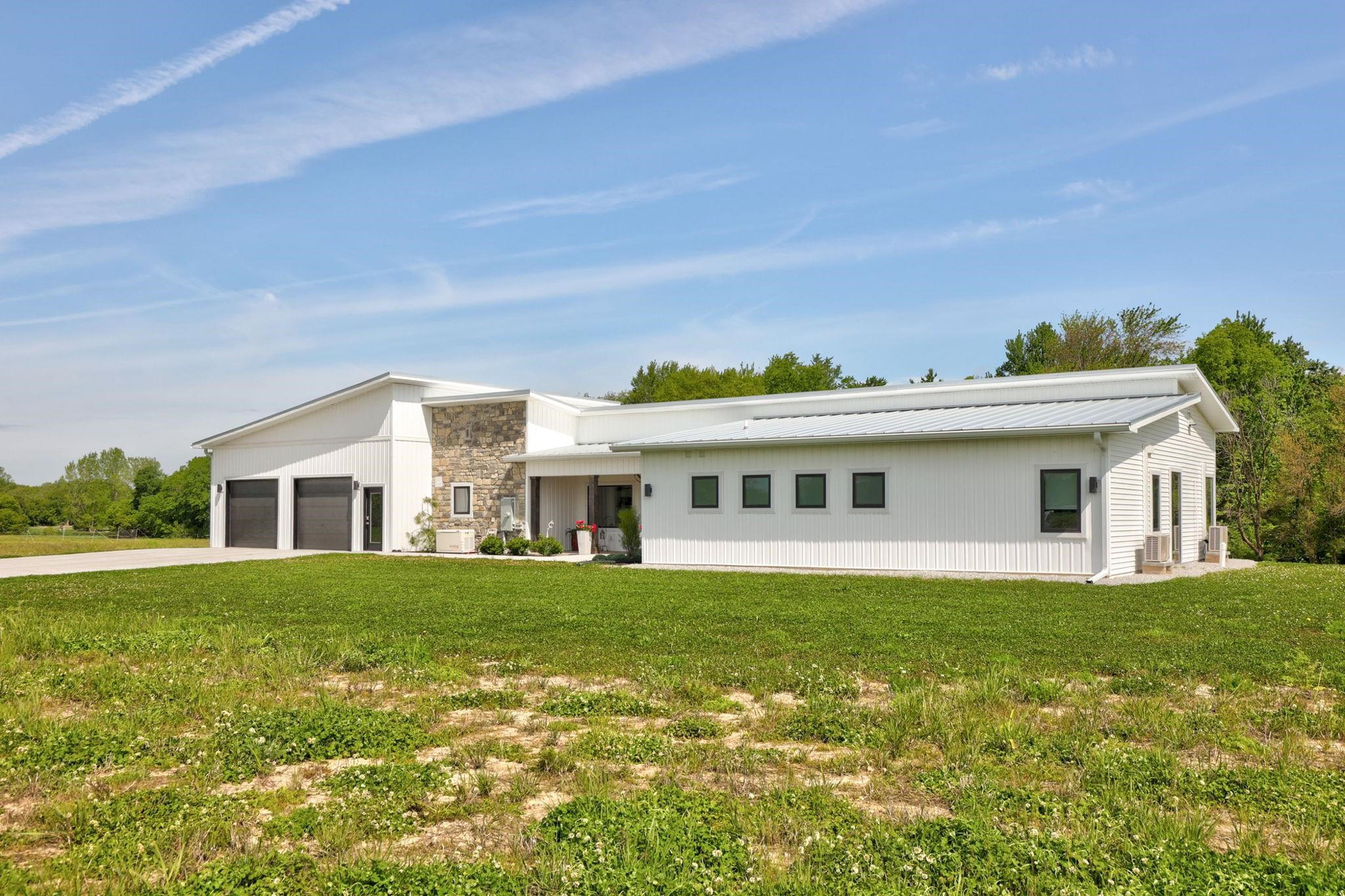 5595 Riverview Drive, Bridgeport, MI 48722 — Photo 2