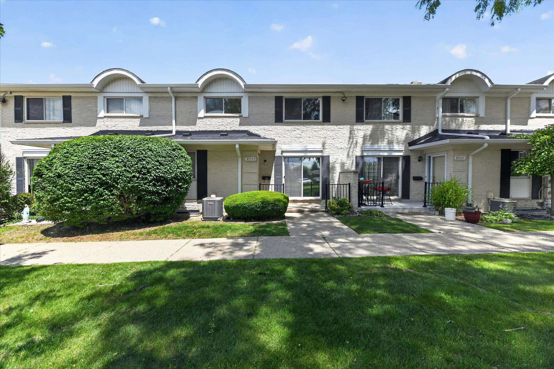 8503 Winchester Dr Drive, Sterling Heights, MI 48313 — Photo 4