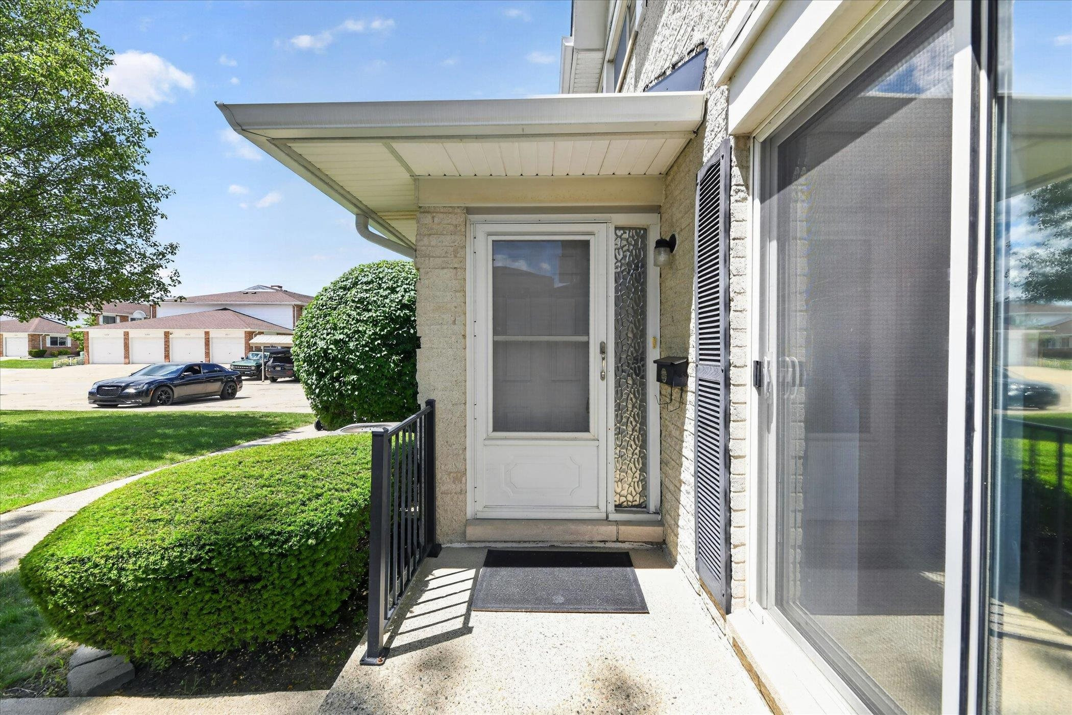 8503 Winchester Dr Drive, Sterling Heights, MI 48313 — Photo 8