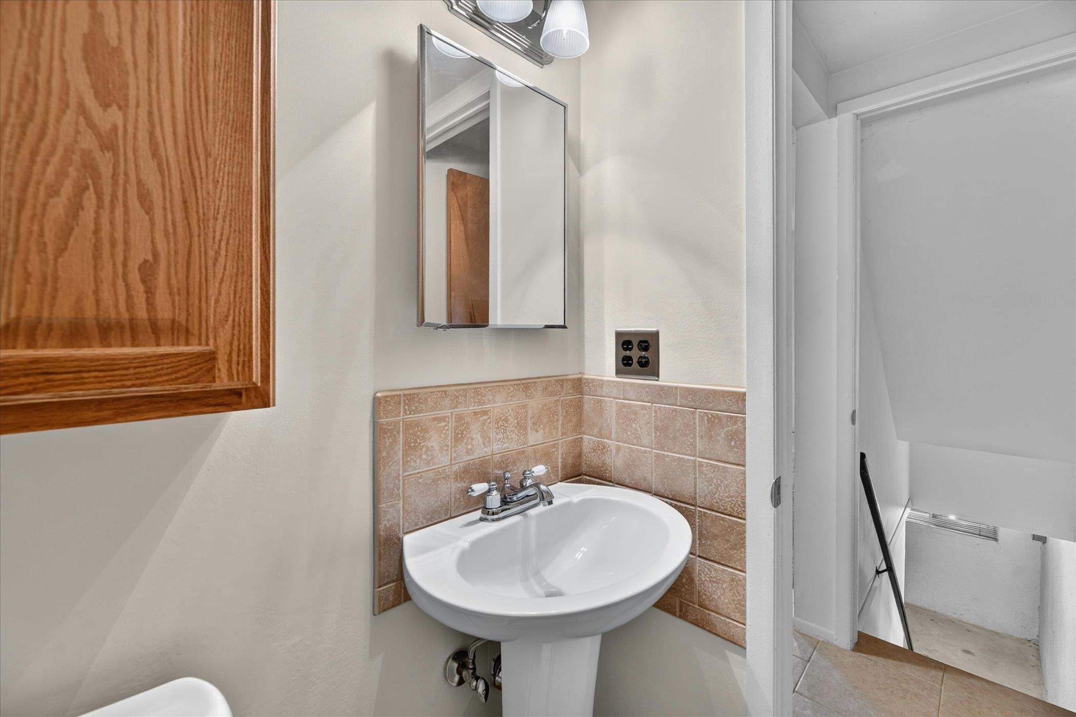 8503 Winchester Dr Drive, Sterling Heights, MI 48313 — Photo 21