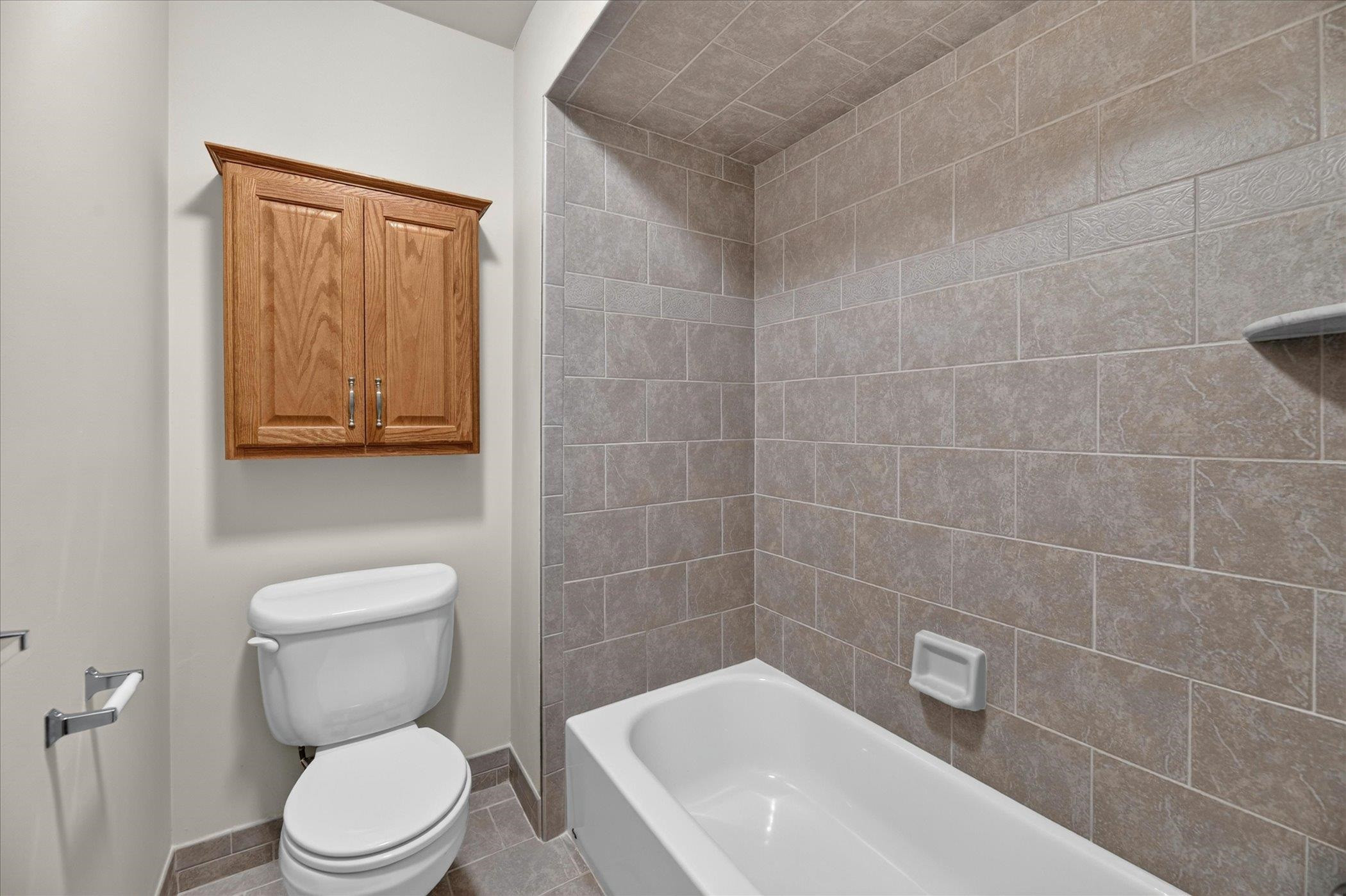 8503 Winchester Dr Drive, Sterling Heights, MI 48313 — Photo 26
