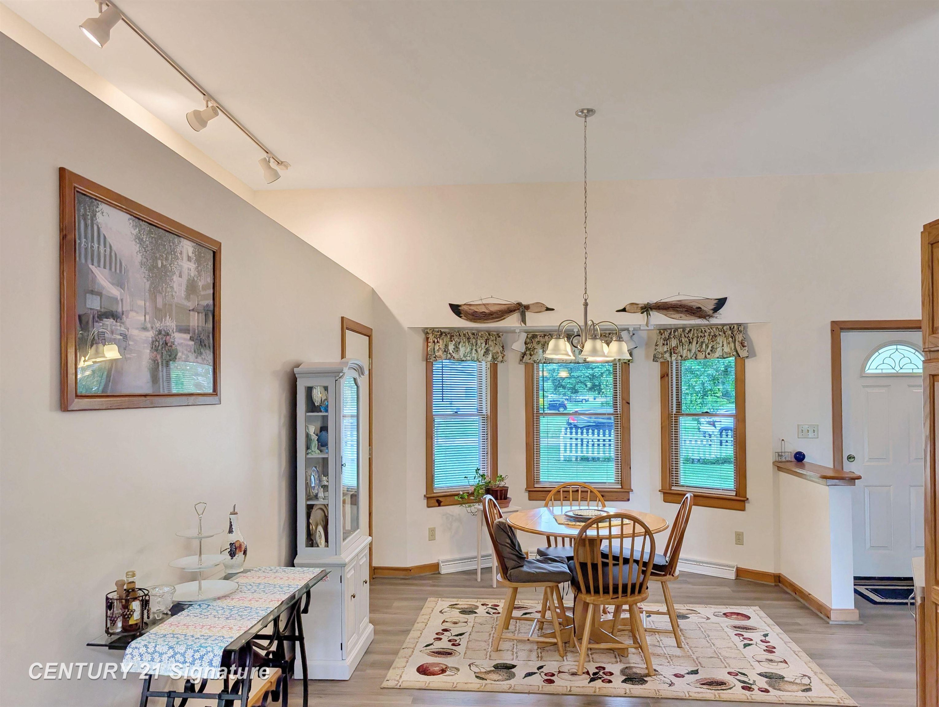 4870 CORALBERRY Road, Saginaw, MI 48604 — Photo 5