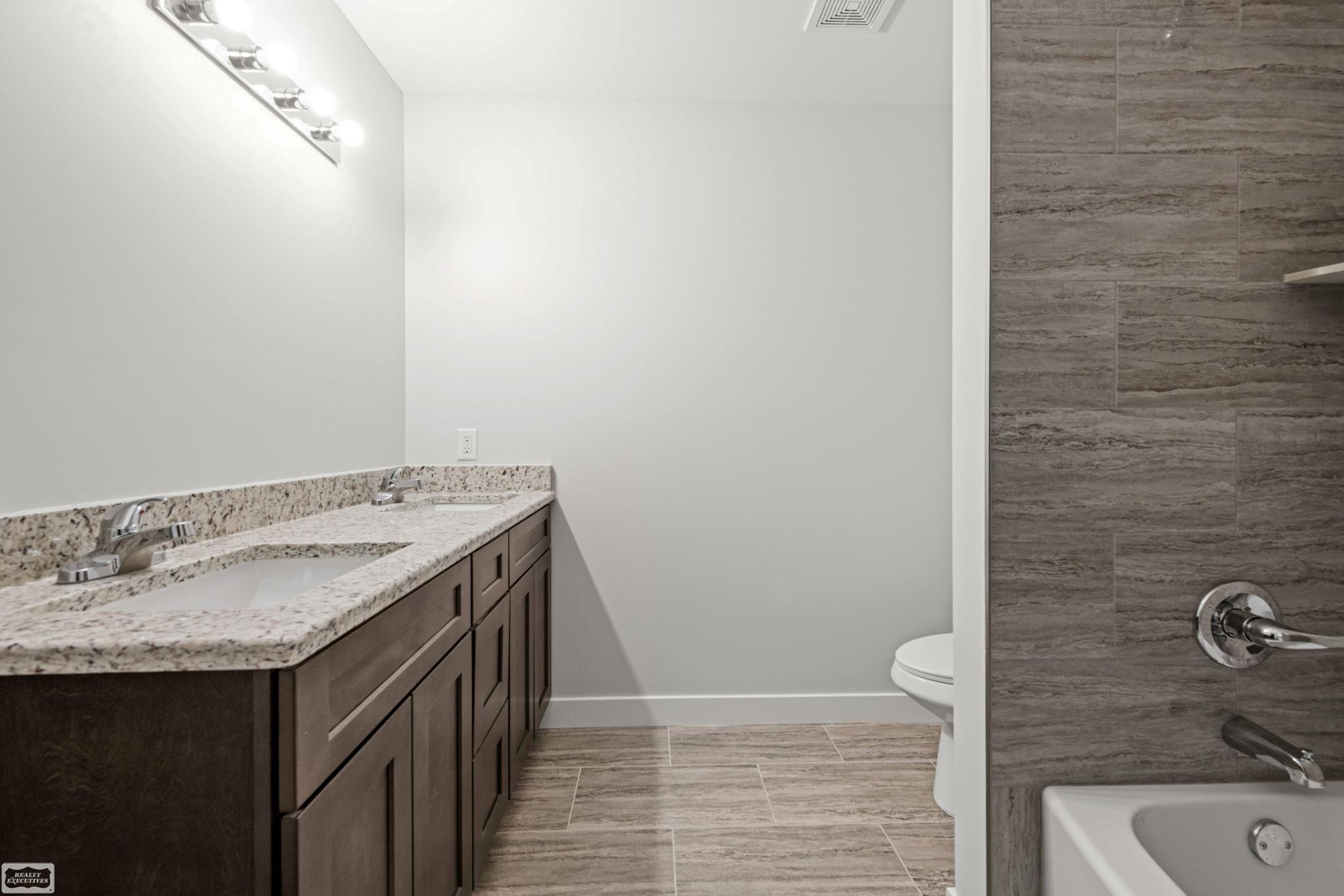 53253 Sams Lane, MI 48047 — Photo 40
