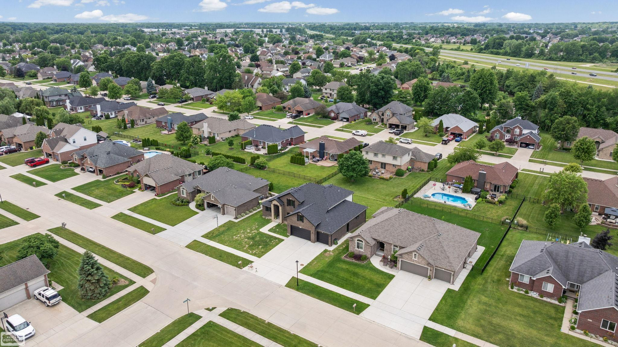 53253 Sams Lane, MI 48047 — Photo 54