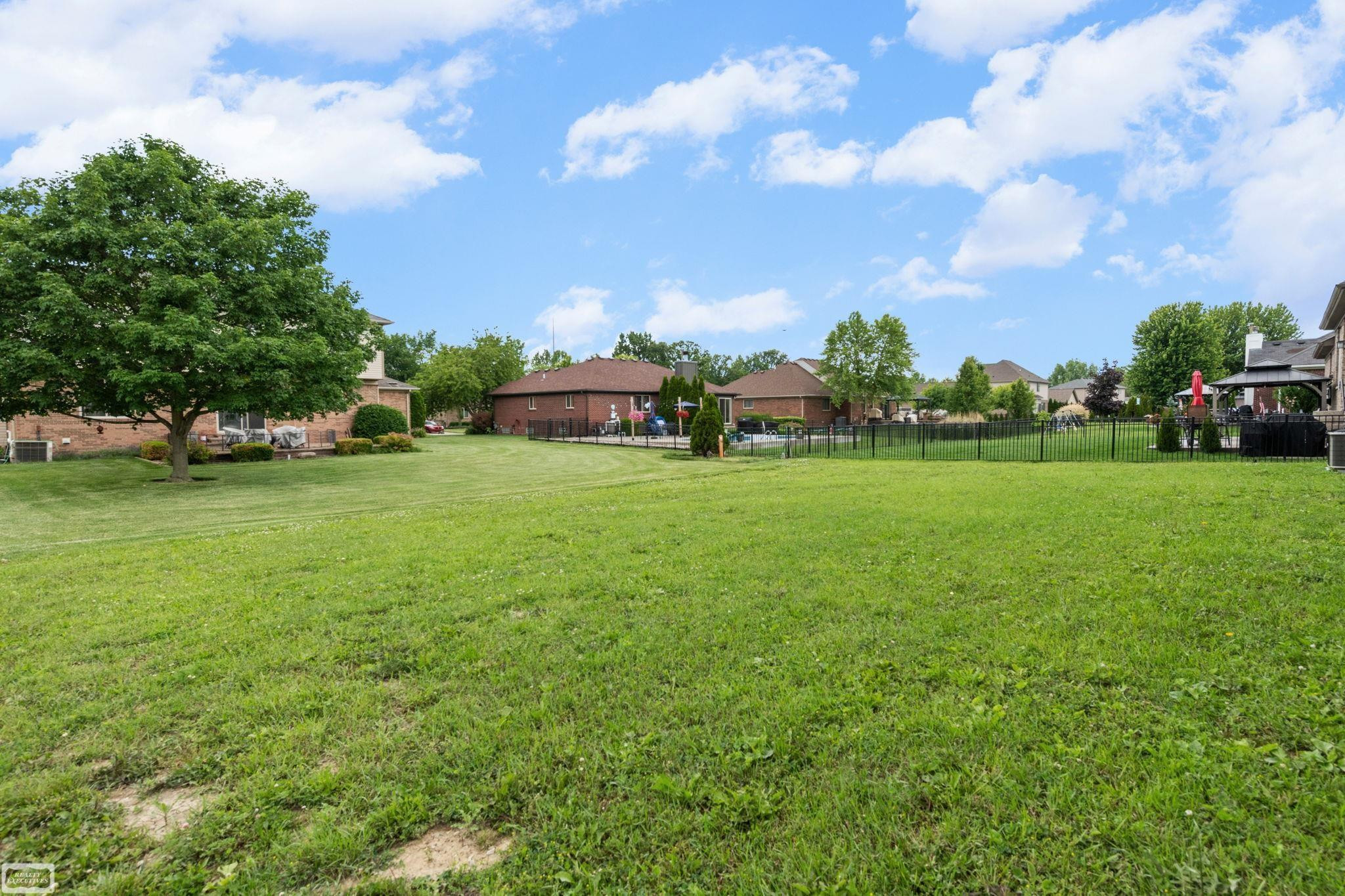 53253 Sams Lane, MI 48047 — Photo 55