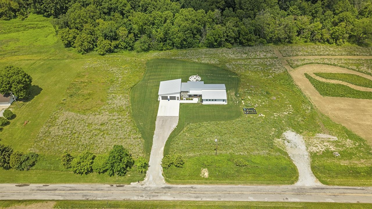 5595 Riverview Drive, Bridgeport, MI 48722 — Photo 58