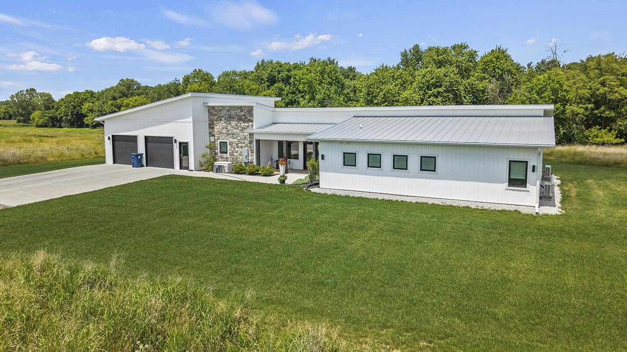 5595 Riverview Drive, Bridgeport, MI 48722 — Photo 60
