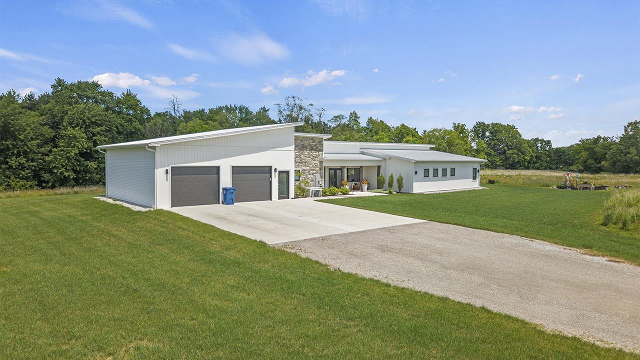 5595 Riverview Drive, Bridgeport, MI 48722 — Photo 61