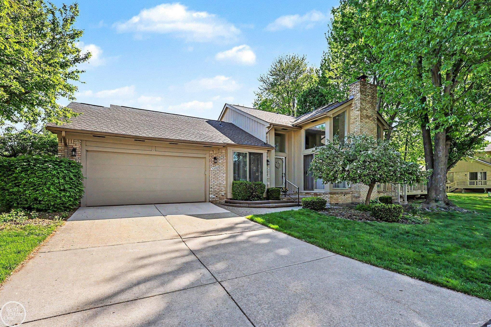 43052 W Kirkwood Drive, Clinton Twp, MI 48038 — Photo 3