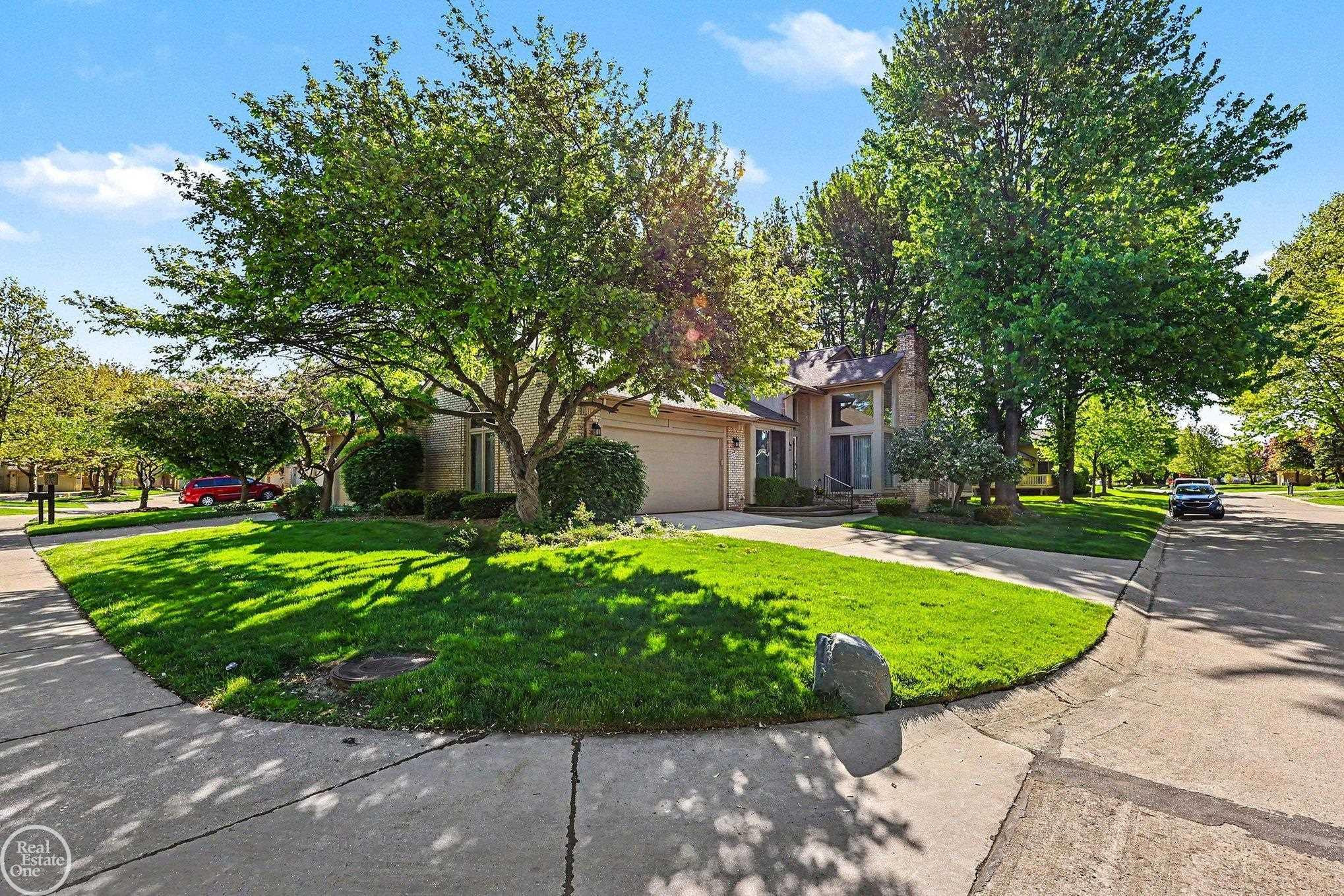 43052 W Kirkwood Drive, Clinton Twp, MI 48038 — Photo 4