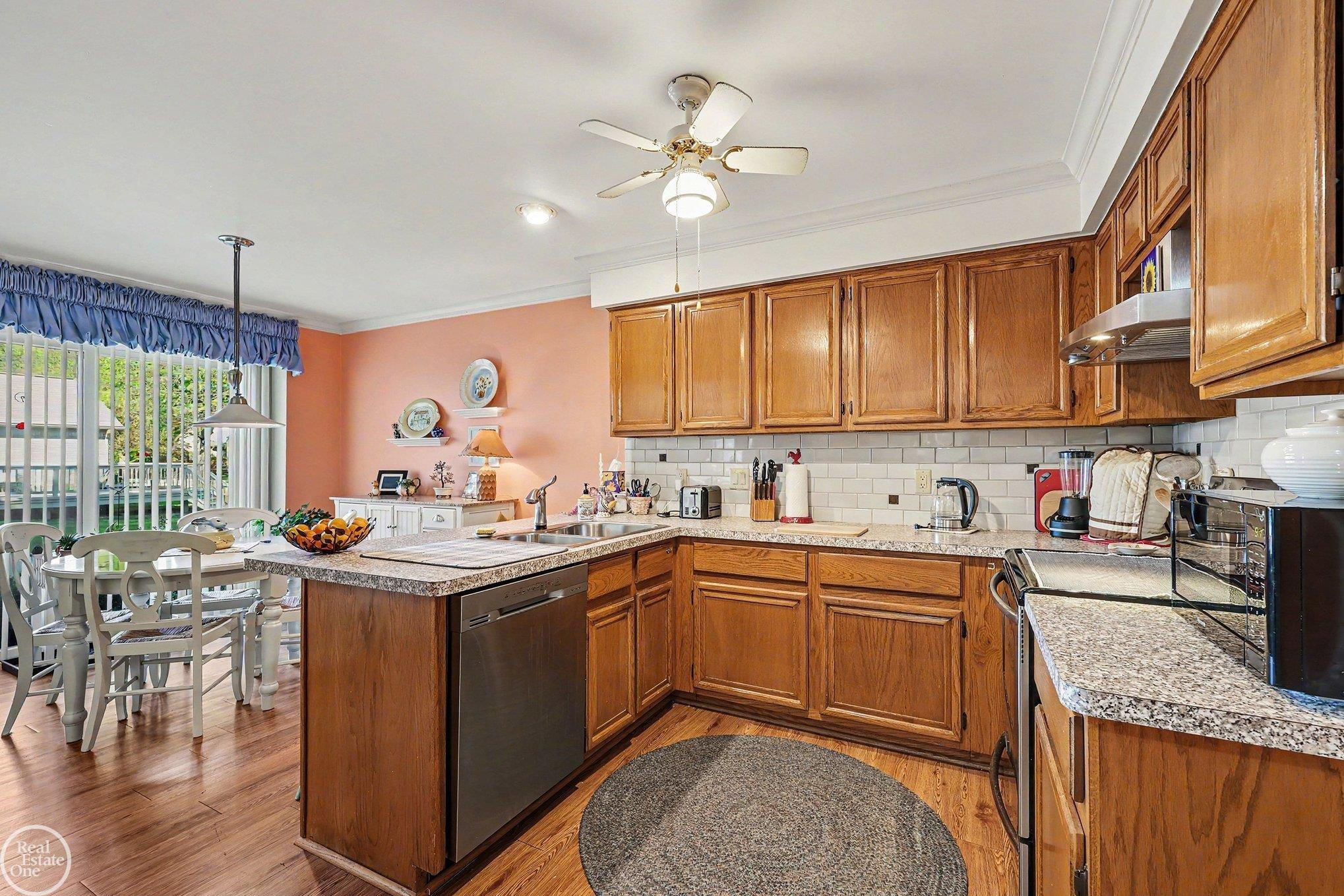 43052 W Kirkwood Drive, Clinton Twp, MI 48038 — Photo 10