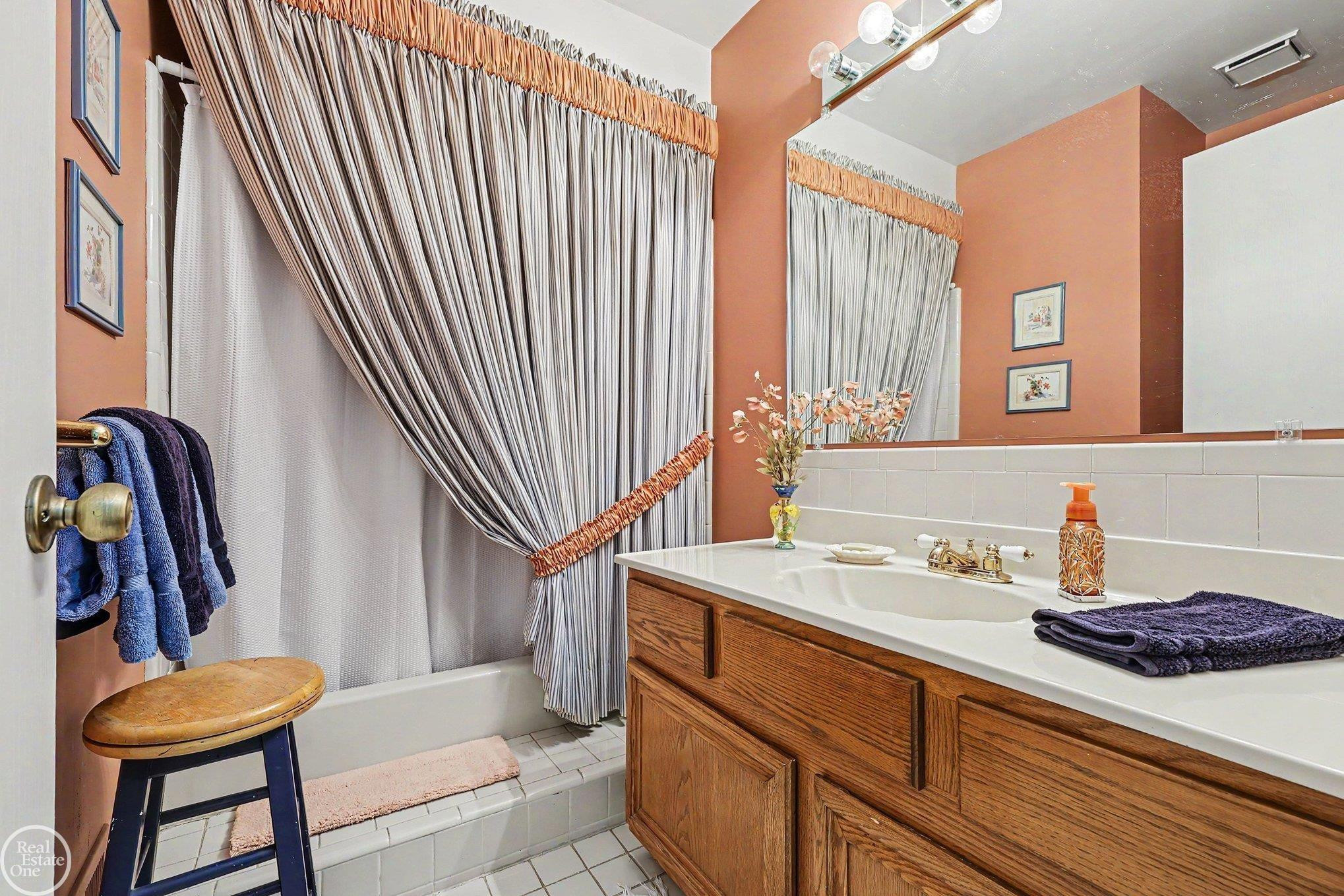 43052 W Kirkwood Drive, Clinton Twp, MI 48038 — Photo 26