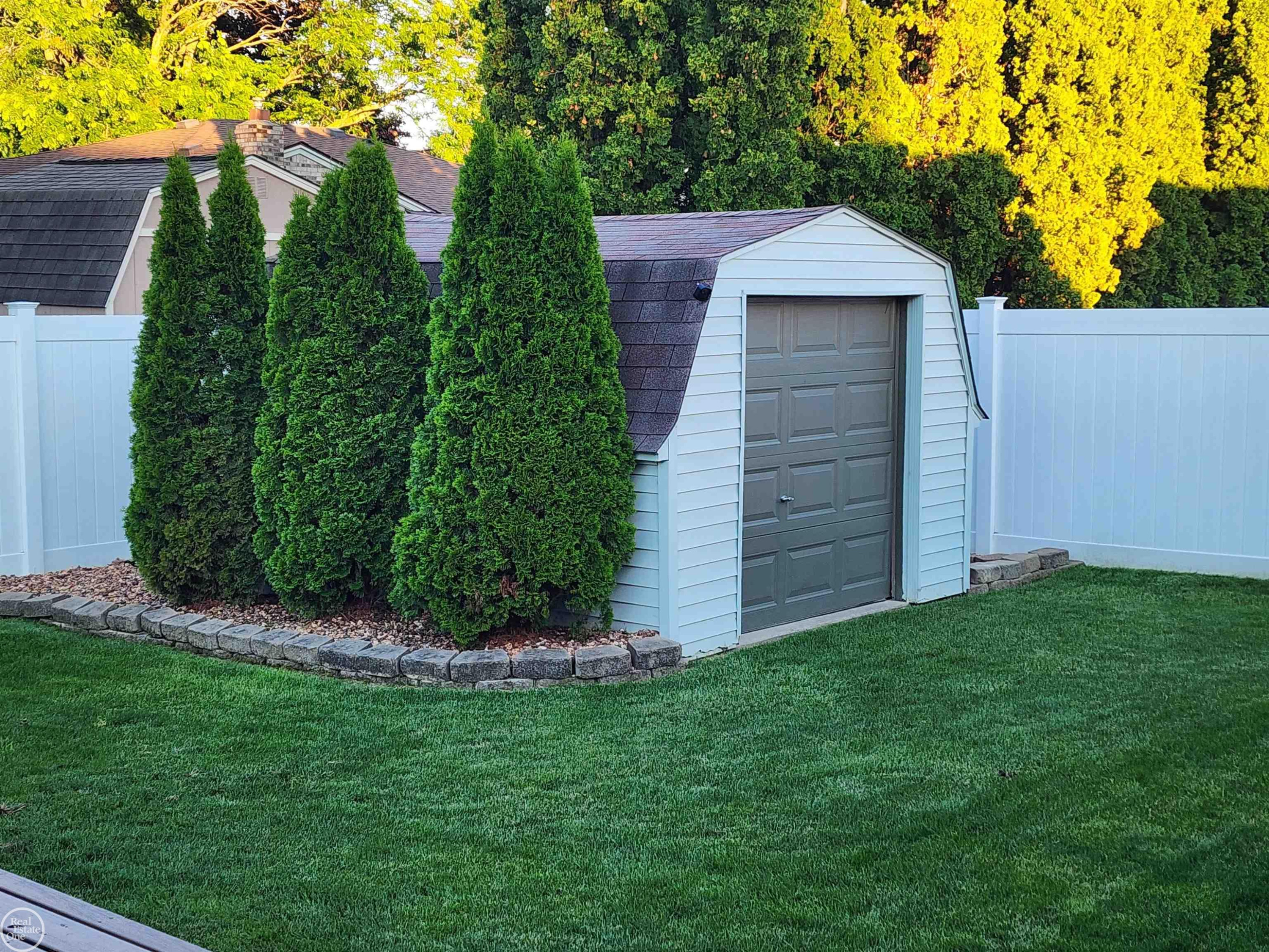 45540 Heatherwoode Lane, Macomb, MI 48044 — Photo 24