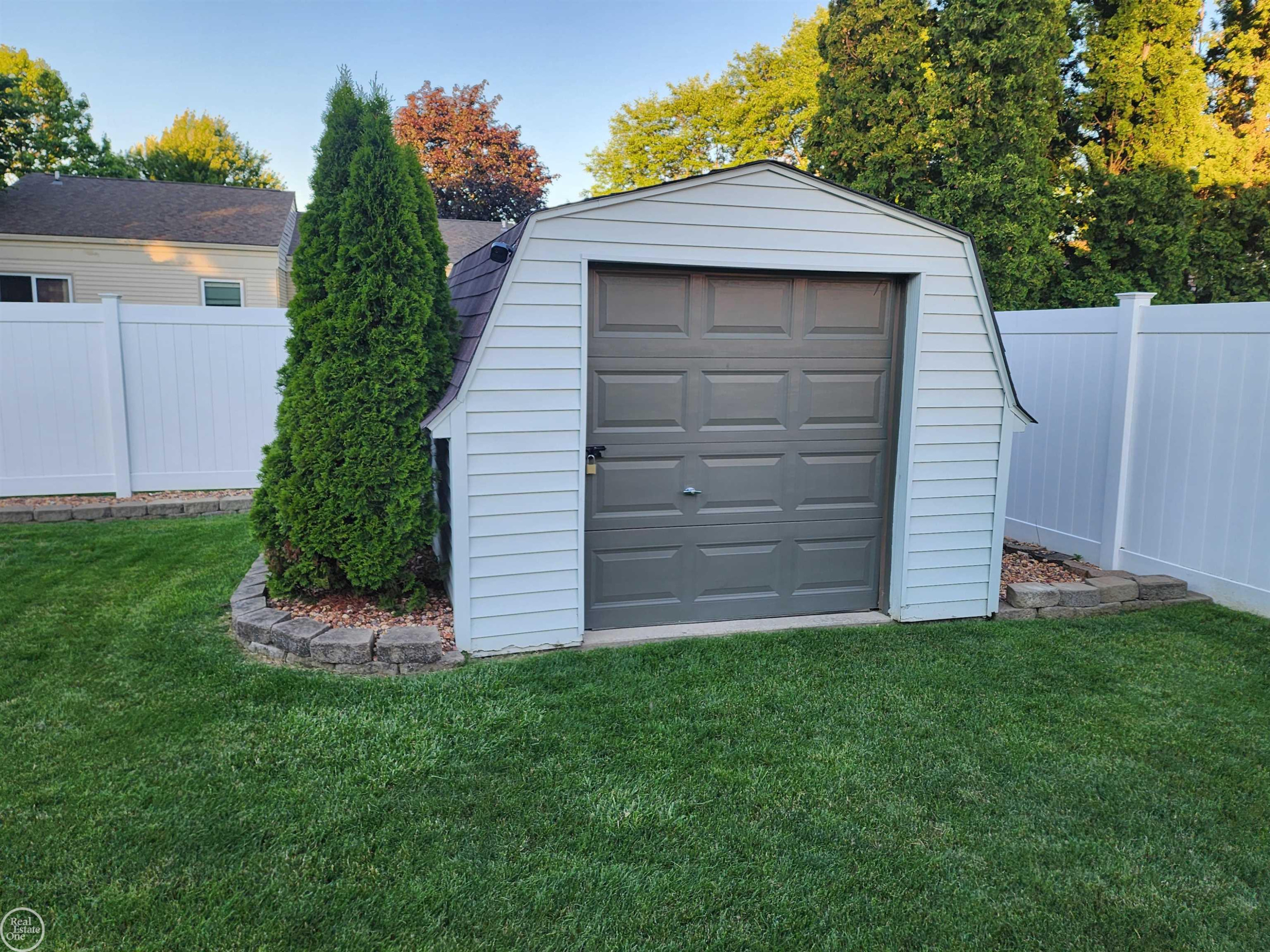 45540 Heatherwoode Lane, Macomb, MI 48044 — Photo 25