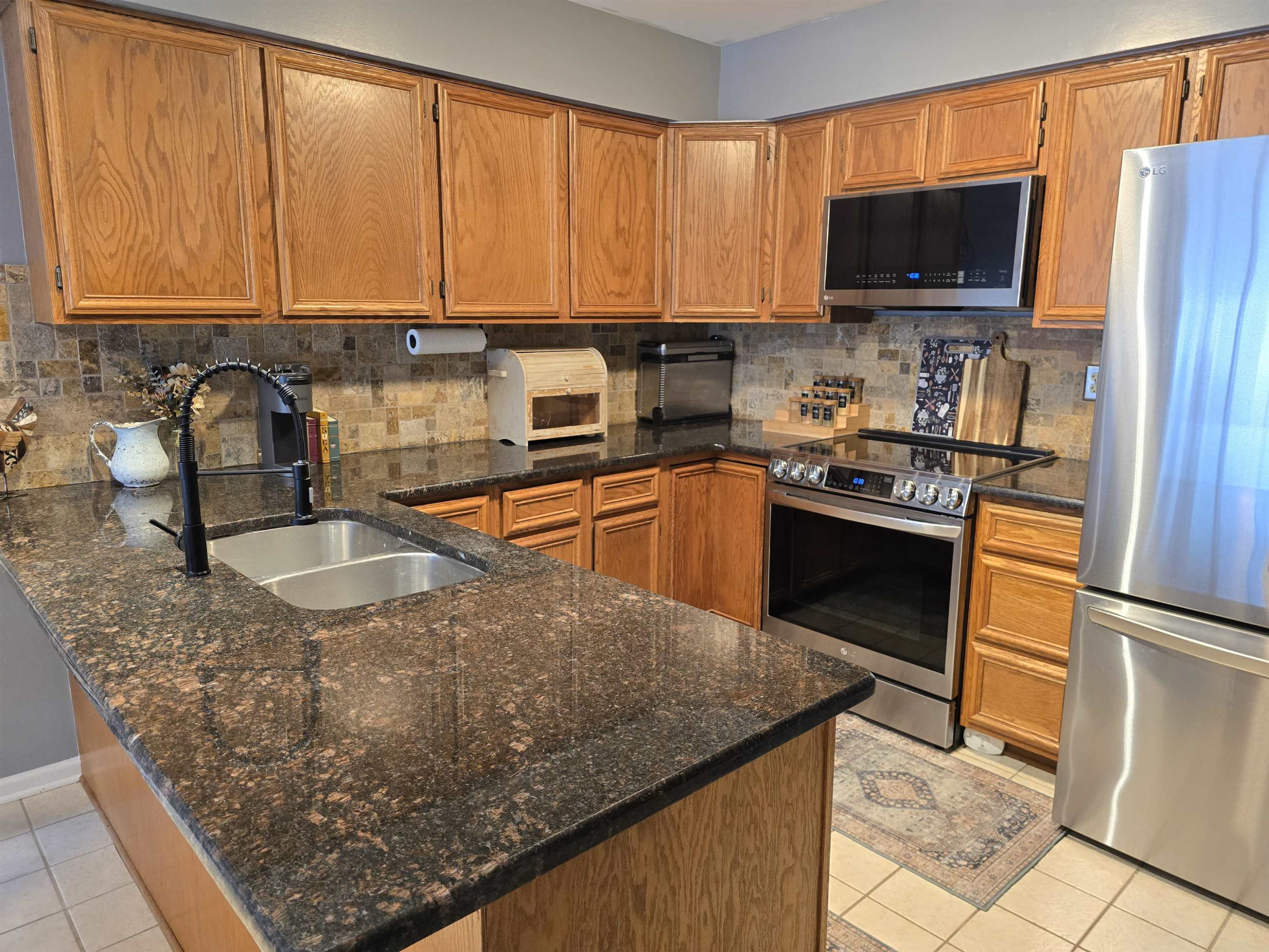 45603 Bristol Bay Drive, Macomb, MI 48044 — Photo 9