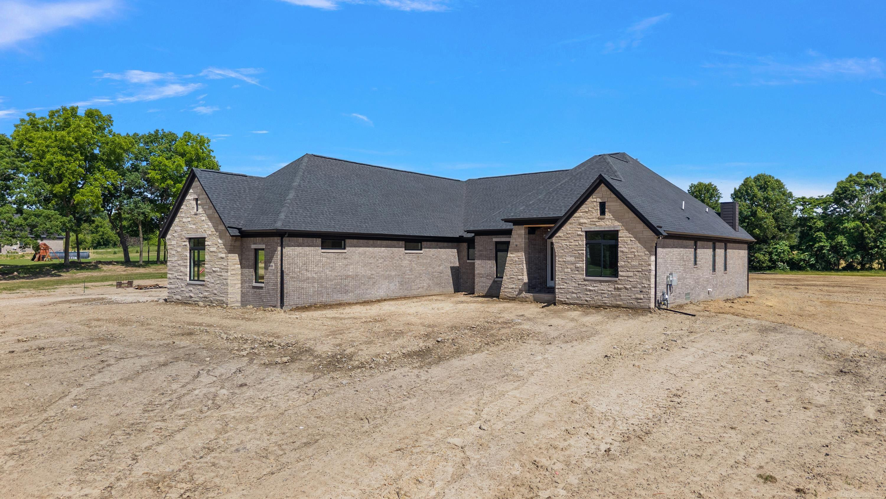 4025 Taft Road, MI 48065 — Photo 8