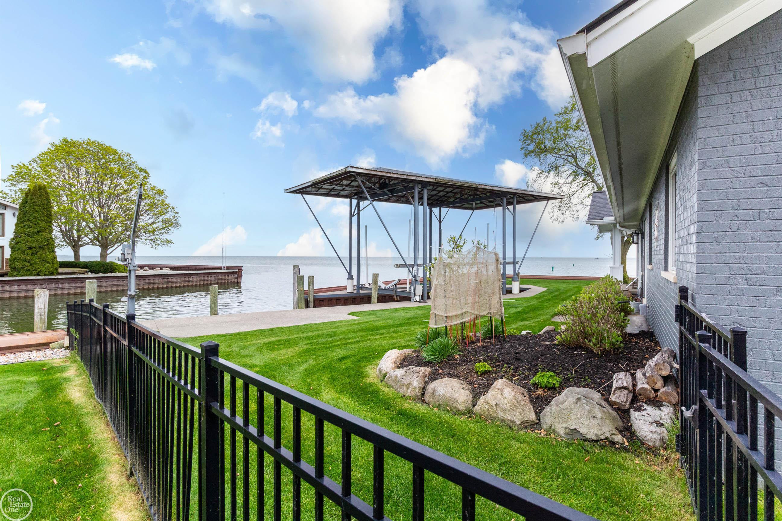 29303 S Seaway Court, MI — Photo 4