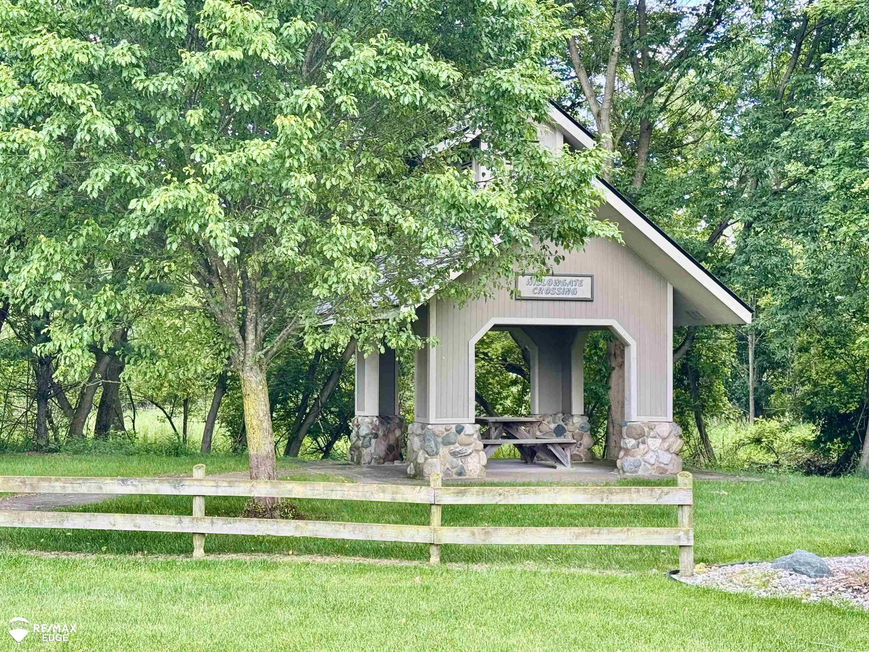 9030 Willowgate Lane, MI — Photo 39