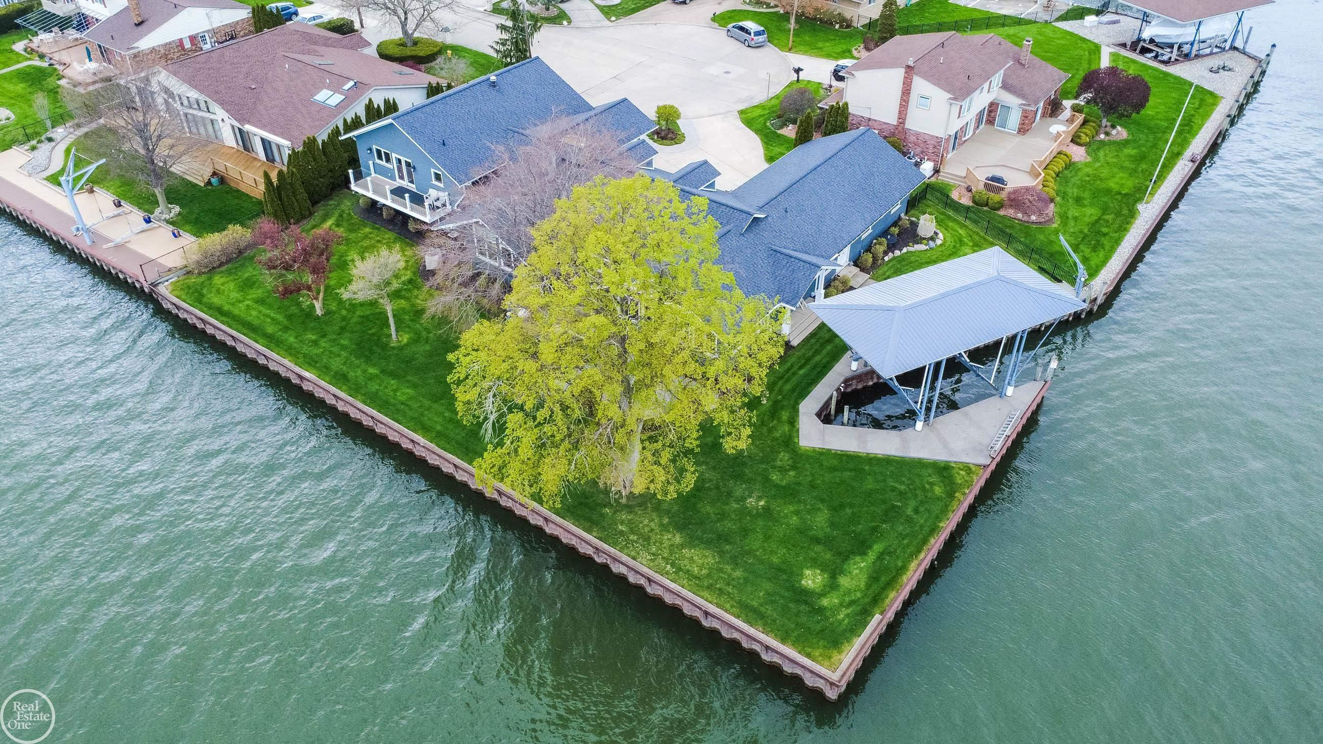 29303 S Seaway Court, MI — Photo 33
