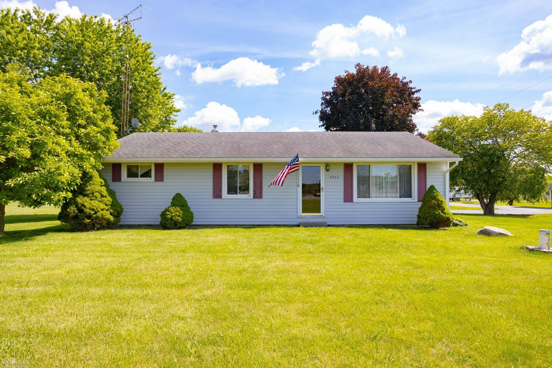 9960 E Newburg Road, Durand, MI 48429 — front exterior