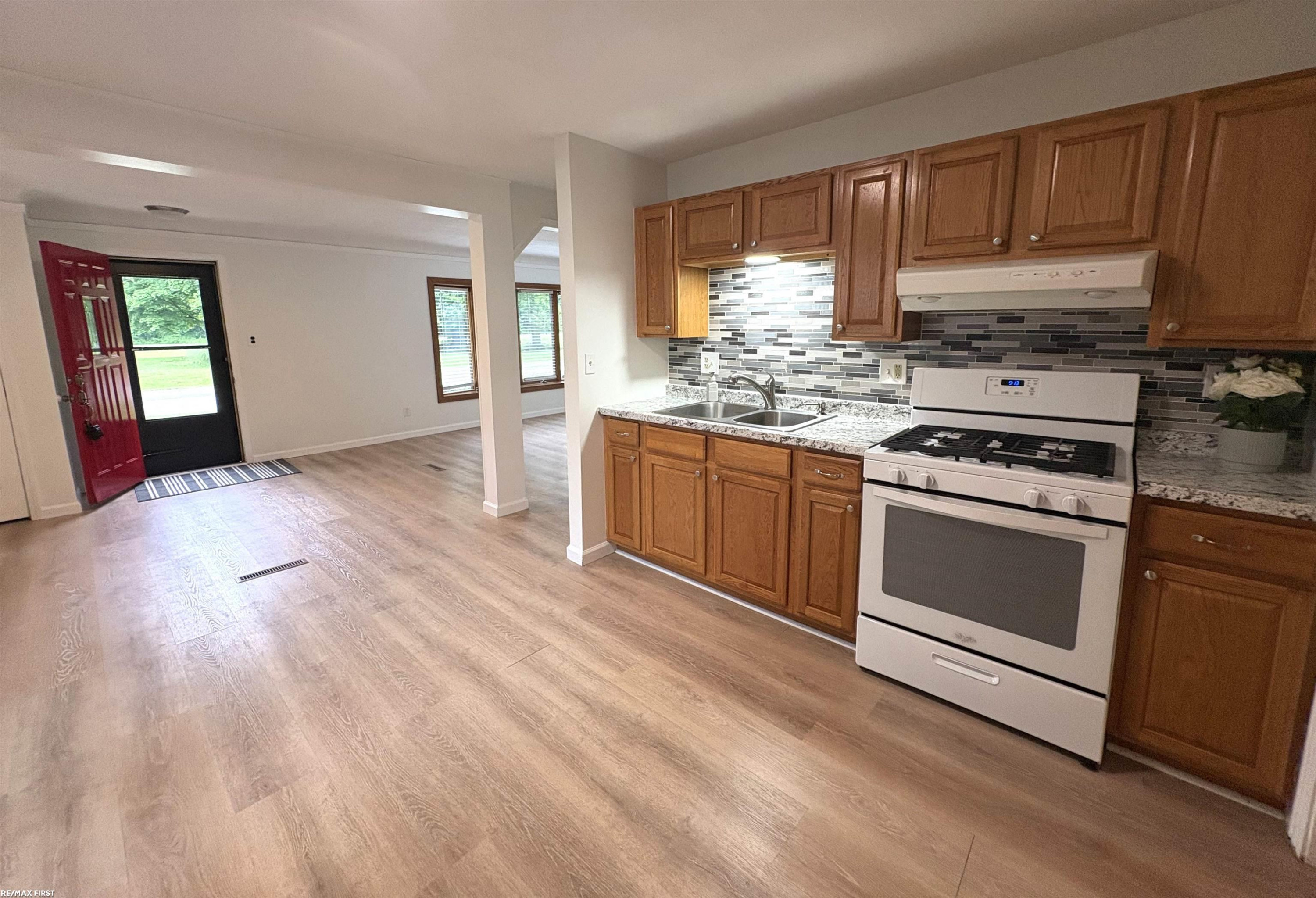 50850 Lempke Street, New Baltimore, MI 48047 — Photo 7