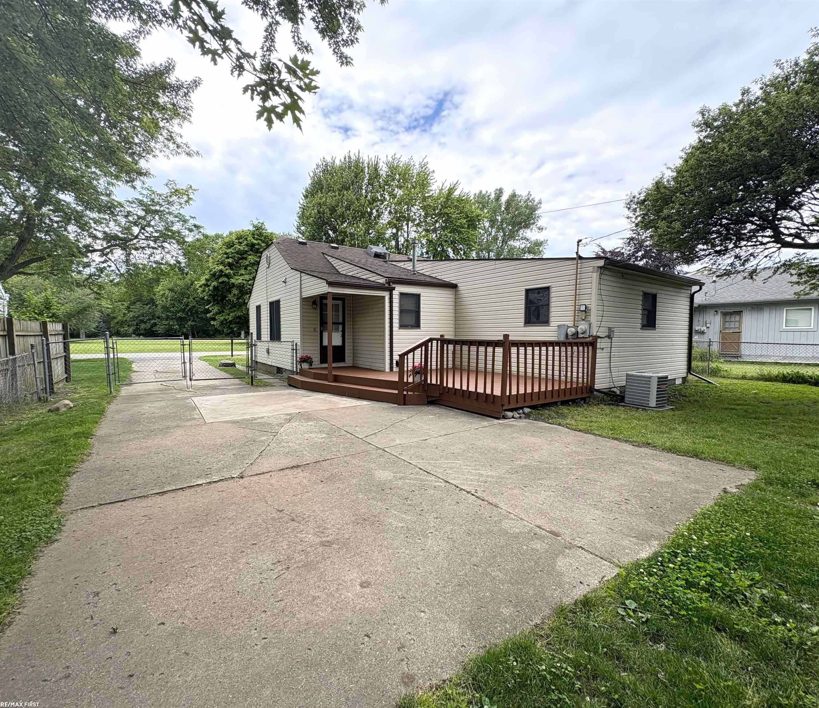 50850 Lempke Street, New Baltimore, MI 48047 — Photo 21