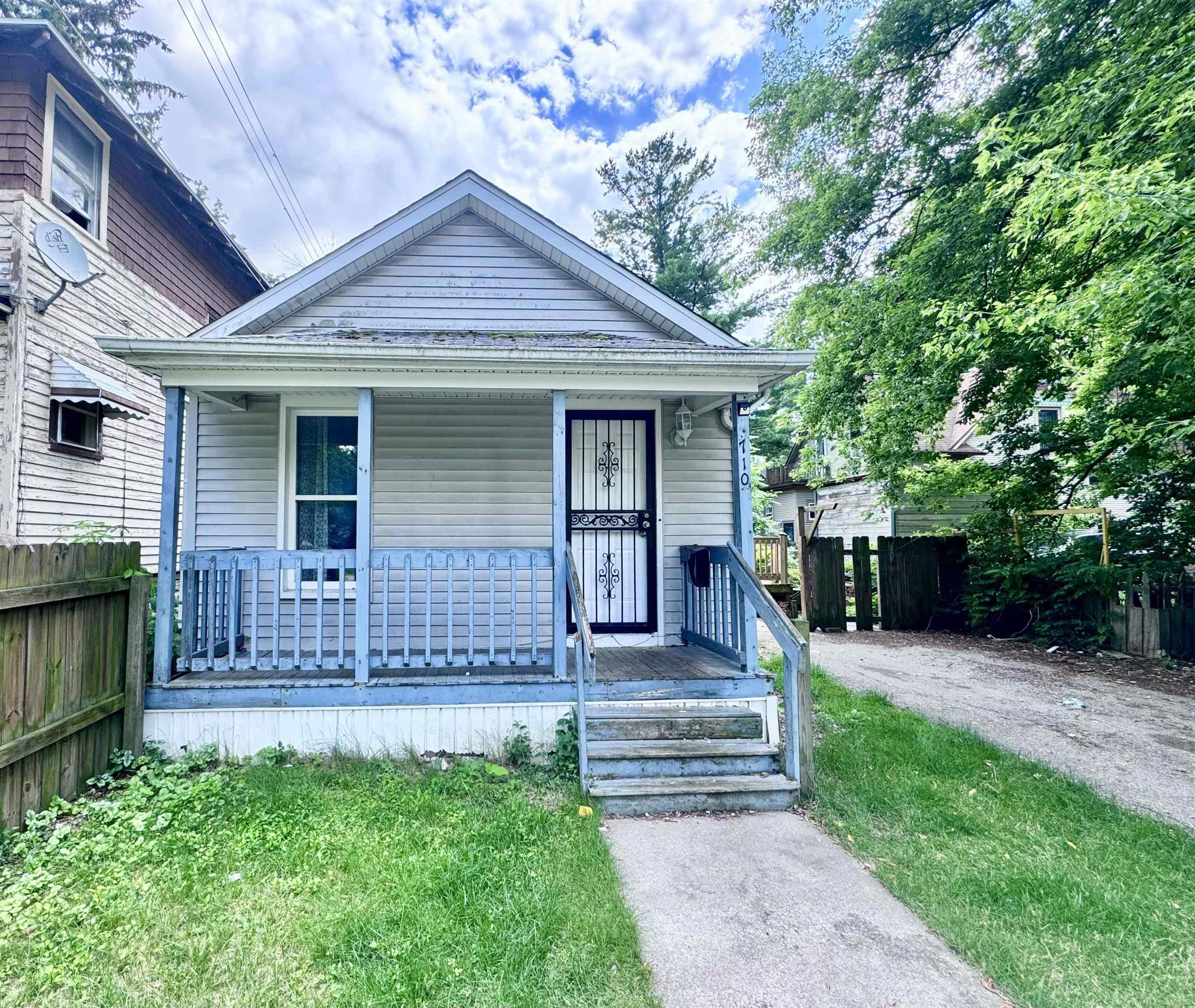 710 Phelon Street, Saginaw, MI 48601 — front exterior