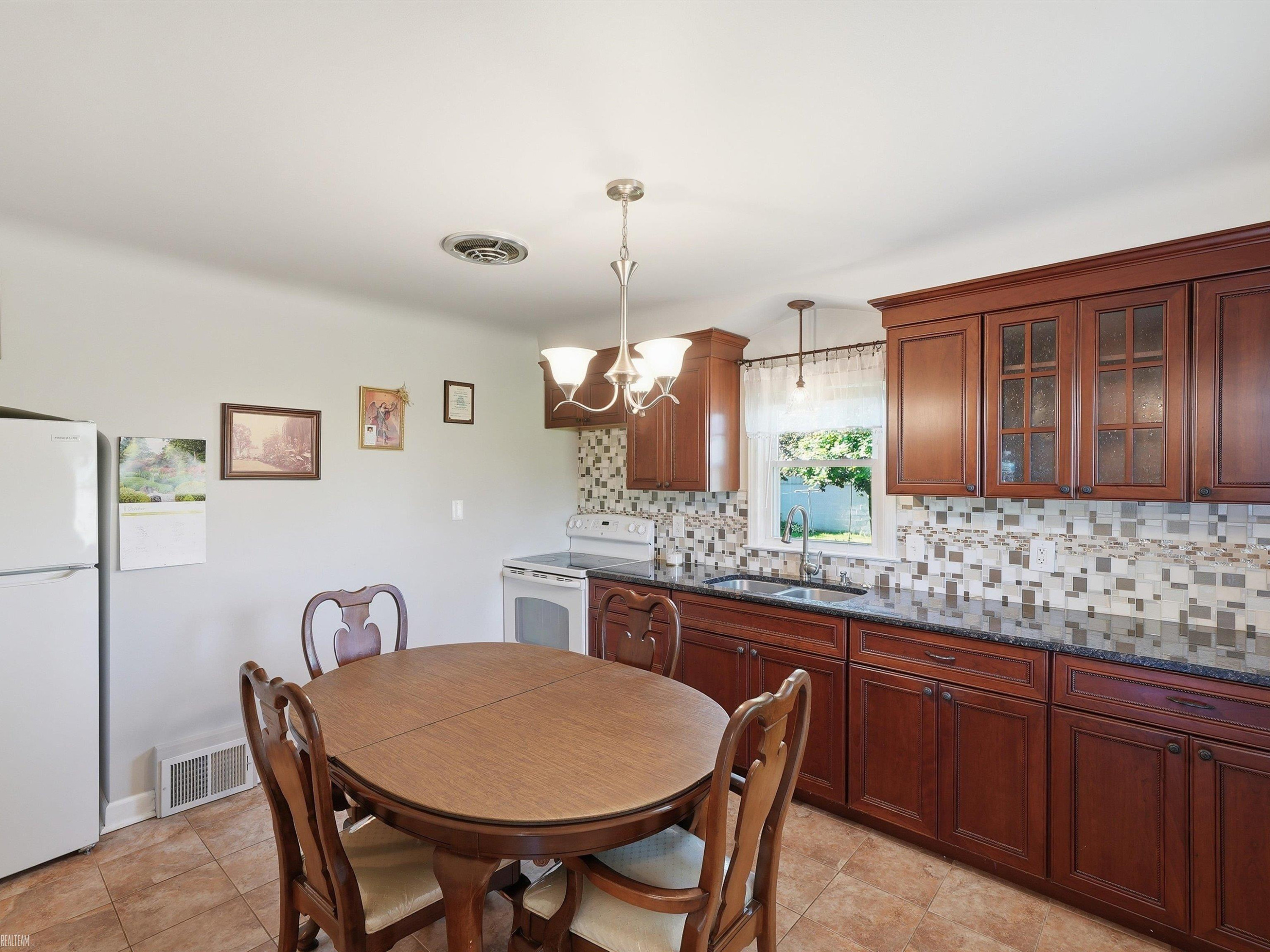 4466 18 1/2 Mile Road, Sterling Heights, MI 48314 — Photo 2