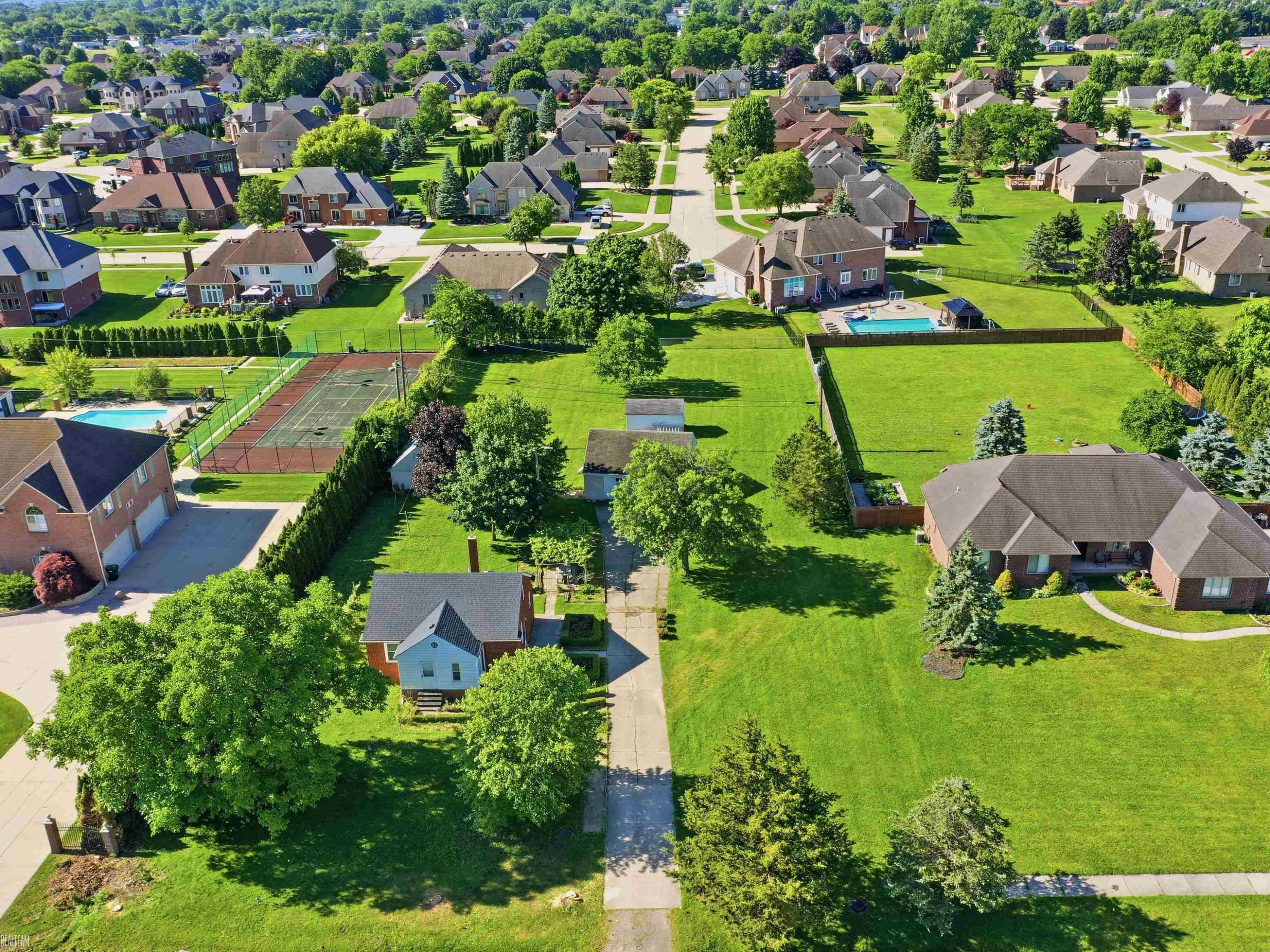 4466 18 1/2 Mile Road, Sterling Heights, MI 48314 — Photo 29