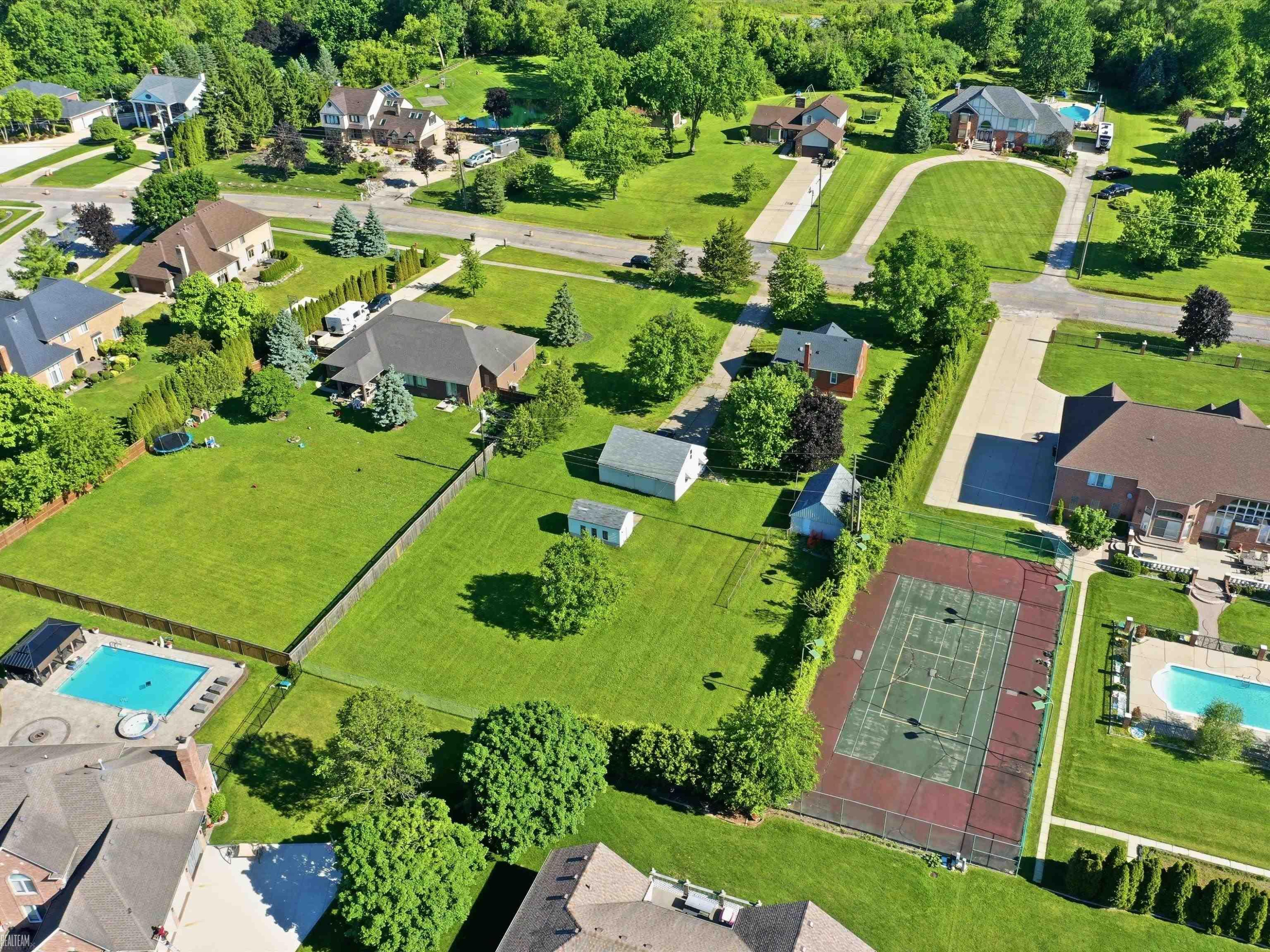 4466 18 1/2 Mile Road, Sterling Heights, MI 48314 — Photo 32