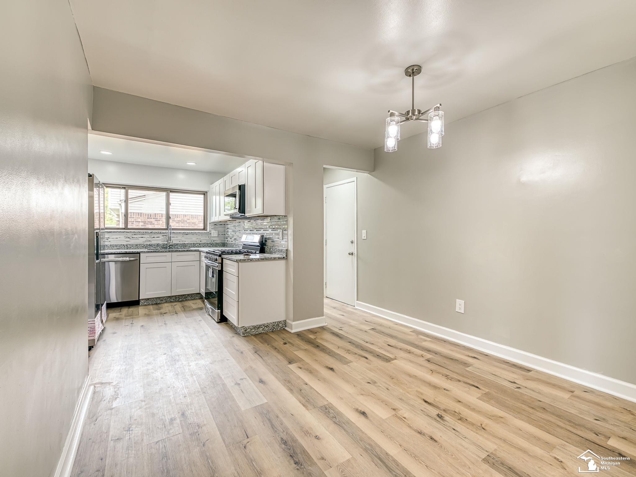 25837 Badger Street, Flat Rock, MI 48134 — Photo 15