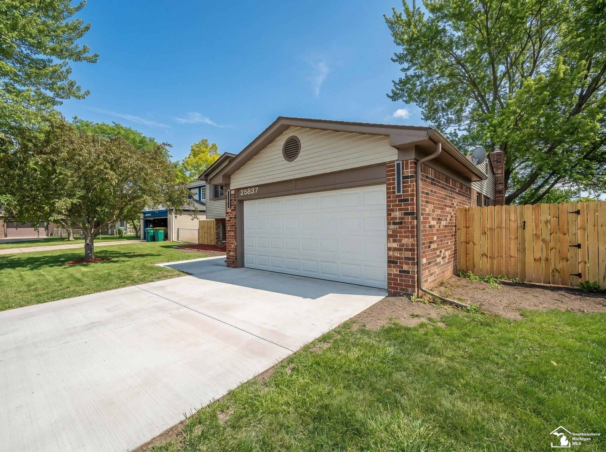 25837 Badger Street, Flat Rock, MI 48134 — Photo 44