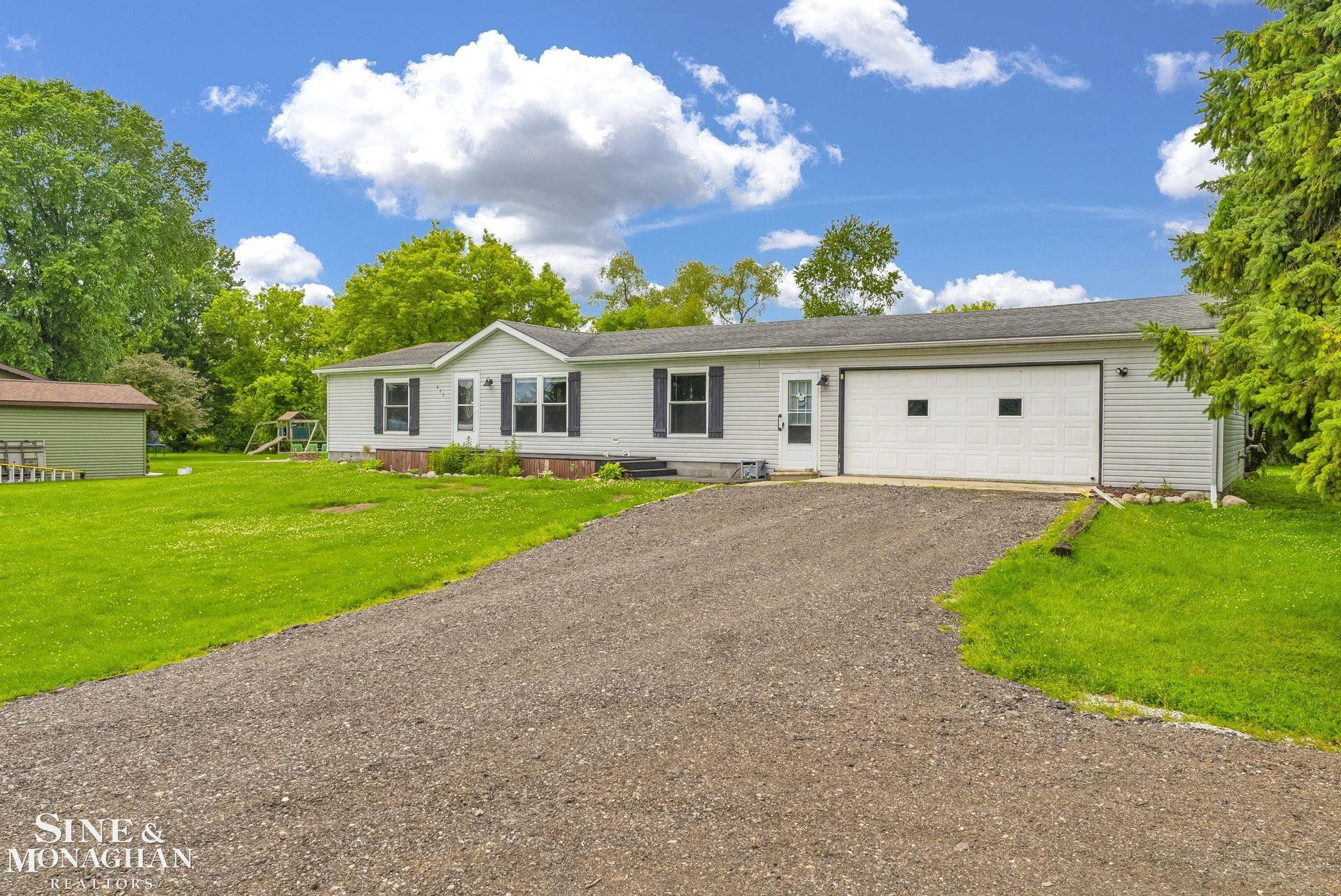 433 N Howard Street, Croswell, MI 48422 — front exterior