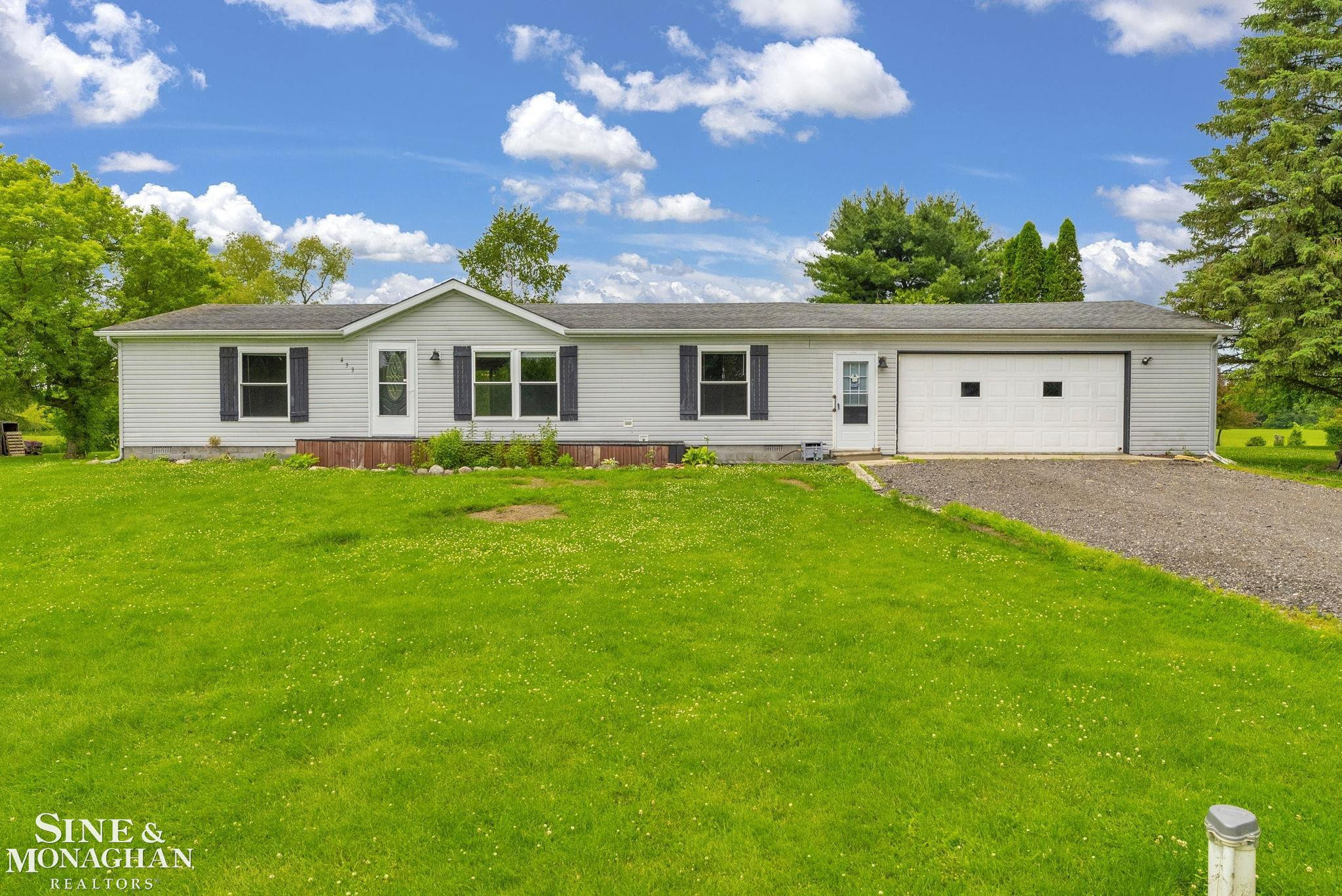433 N Howard Street, Croswell, MI 48422 — Photo 2