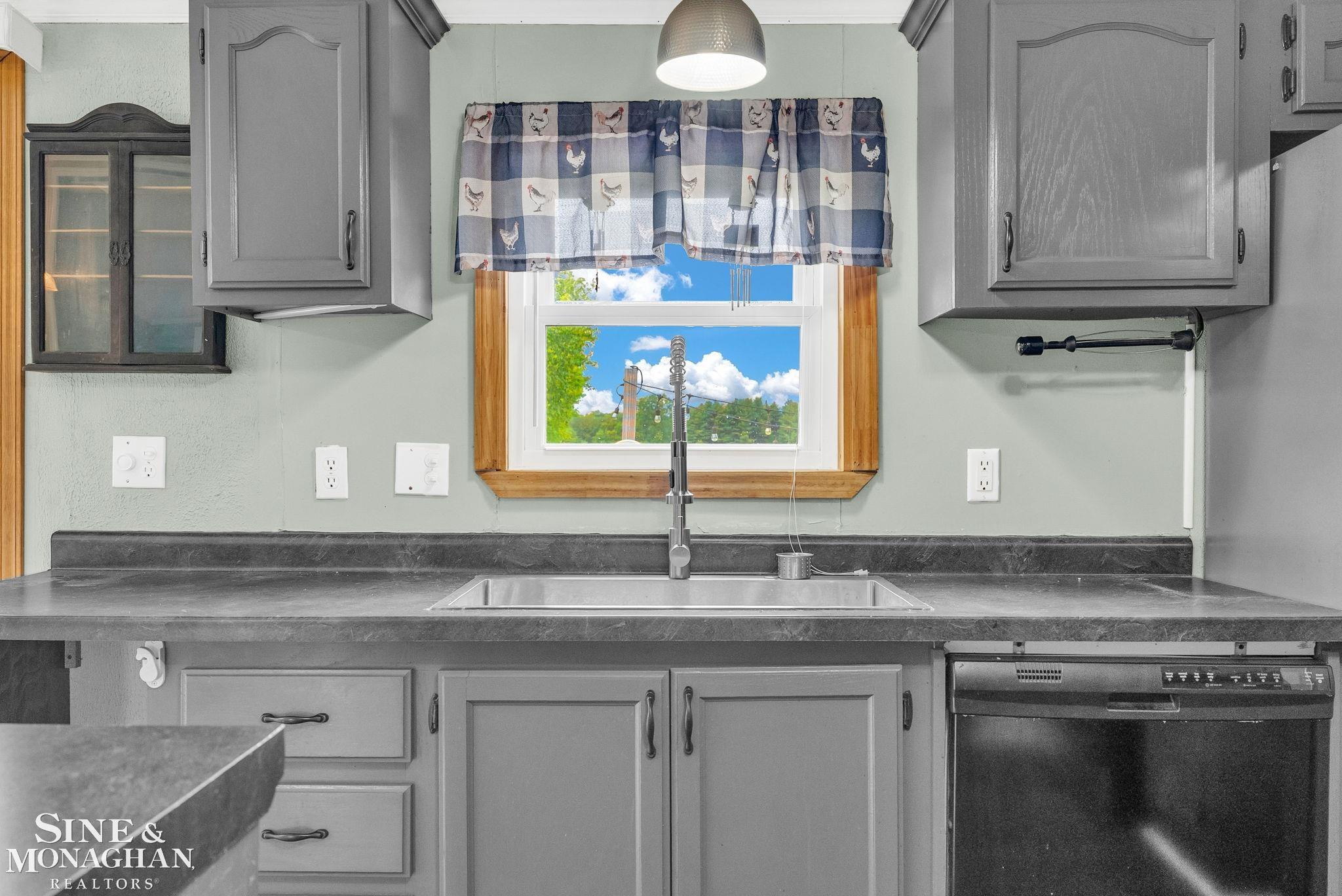 433 N Howard Street, Croswell, MI 48422 — Photo 15
