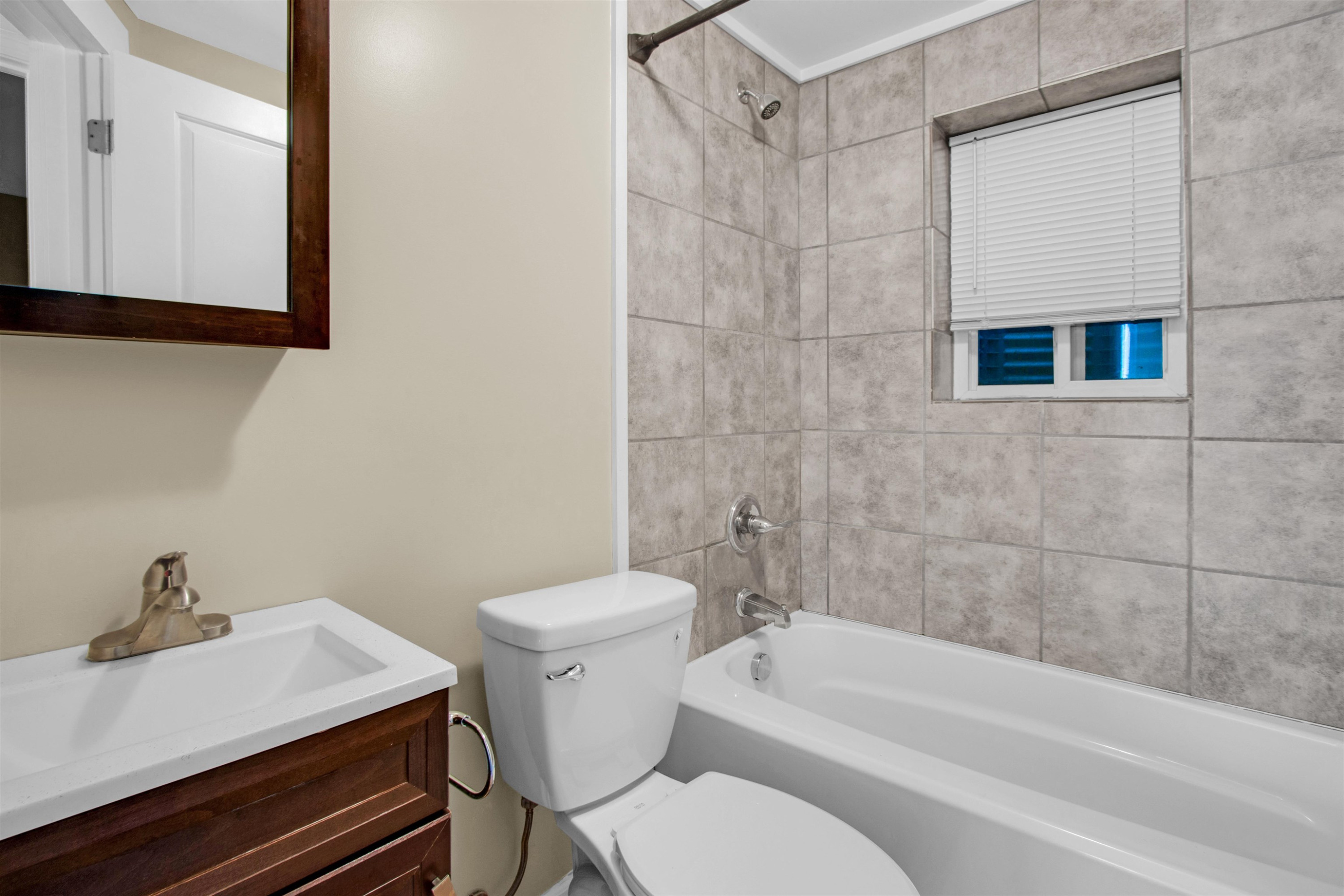 5247 Harold #1 Drive, Unit #1, Flushing, MI 48433 — Photo 10