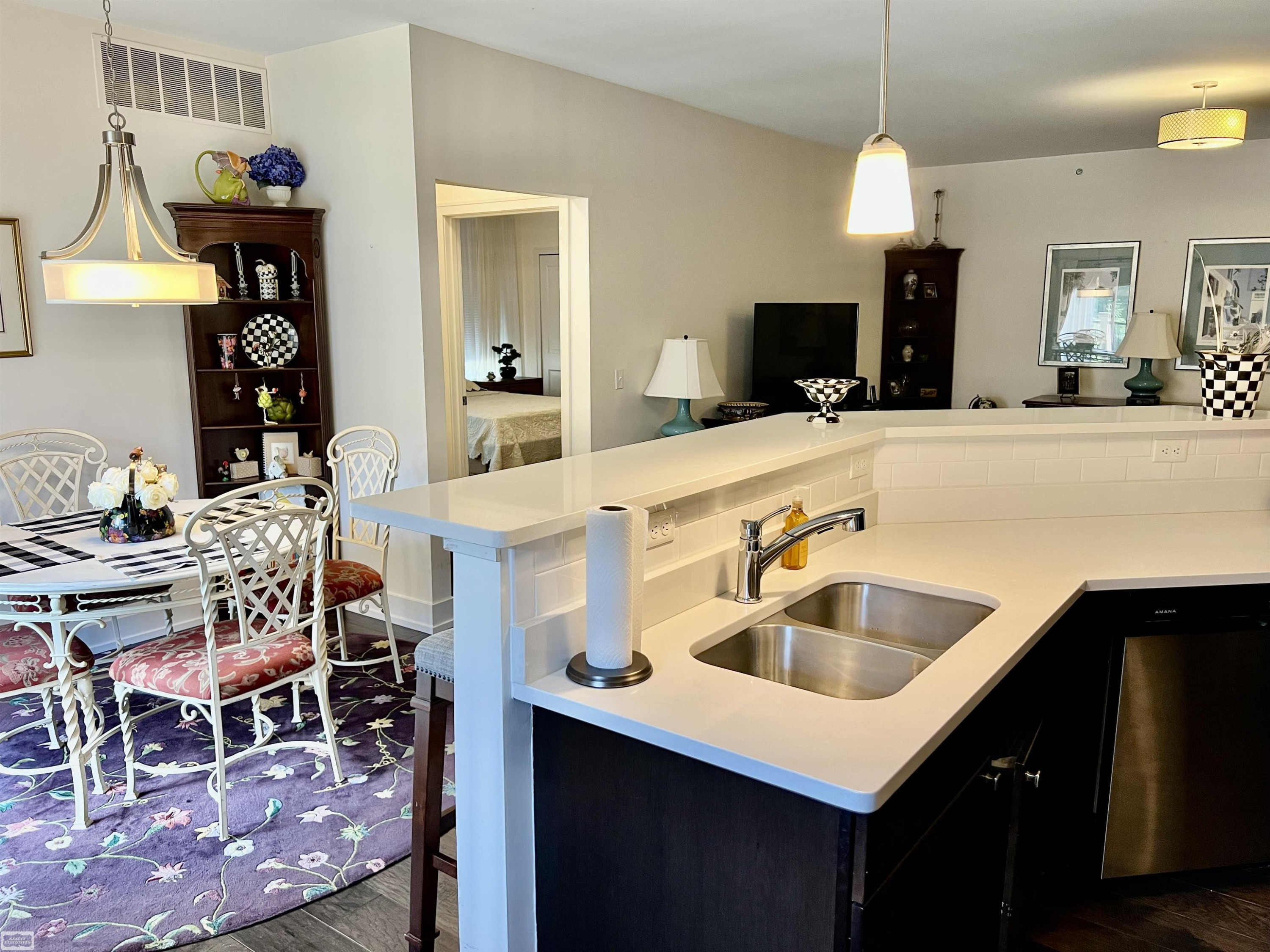 5656 Flagstaff Pines Drive, 402, Shelby Twp, MI 48317 — Photo 10