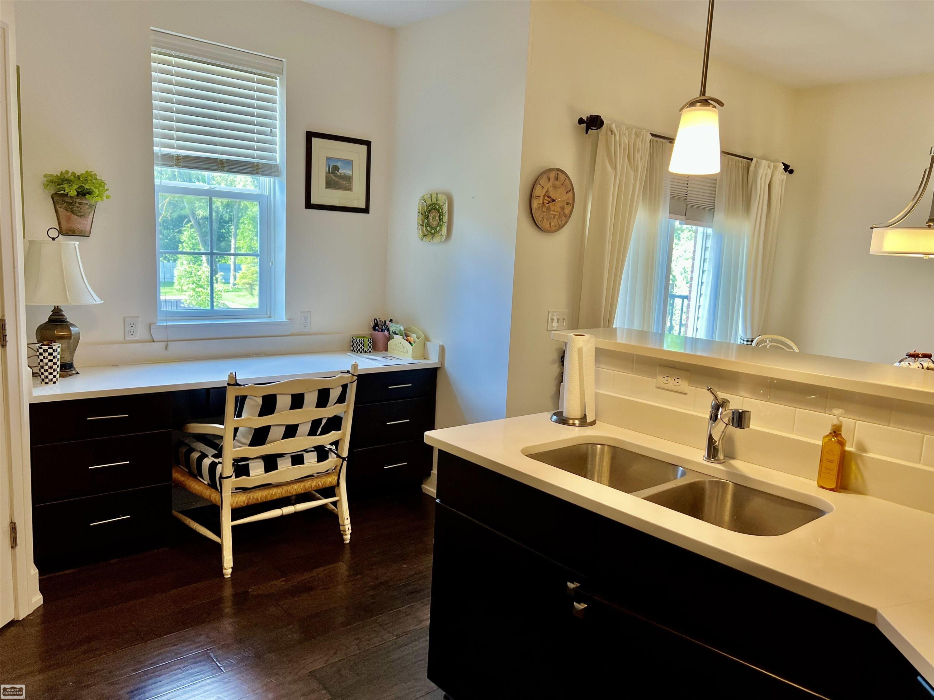 5656 Flagstaff Pines Drive, 402, Shelby Twp, MI 48317 — Photo 11