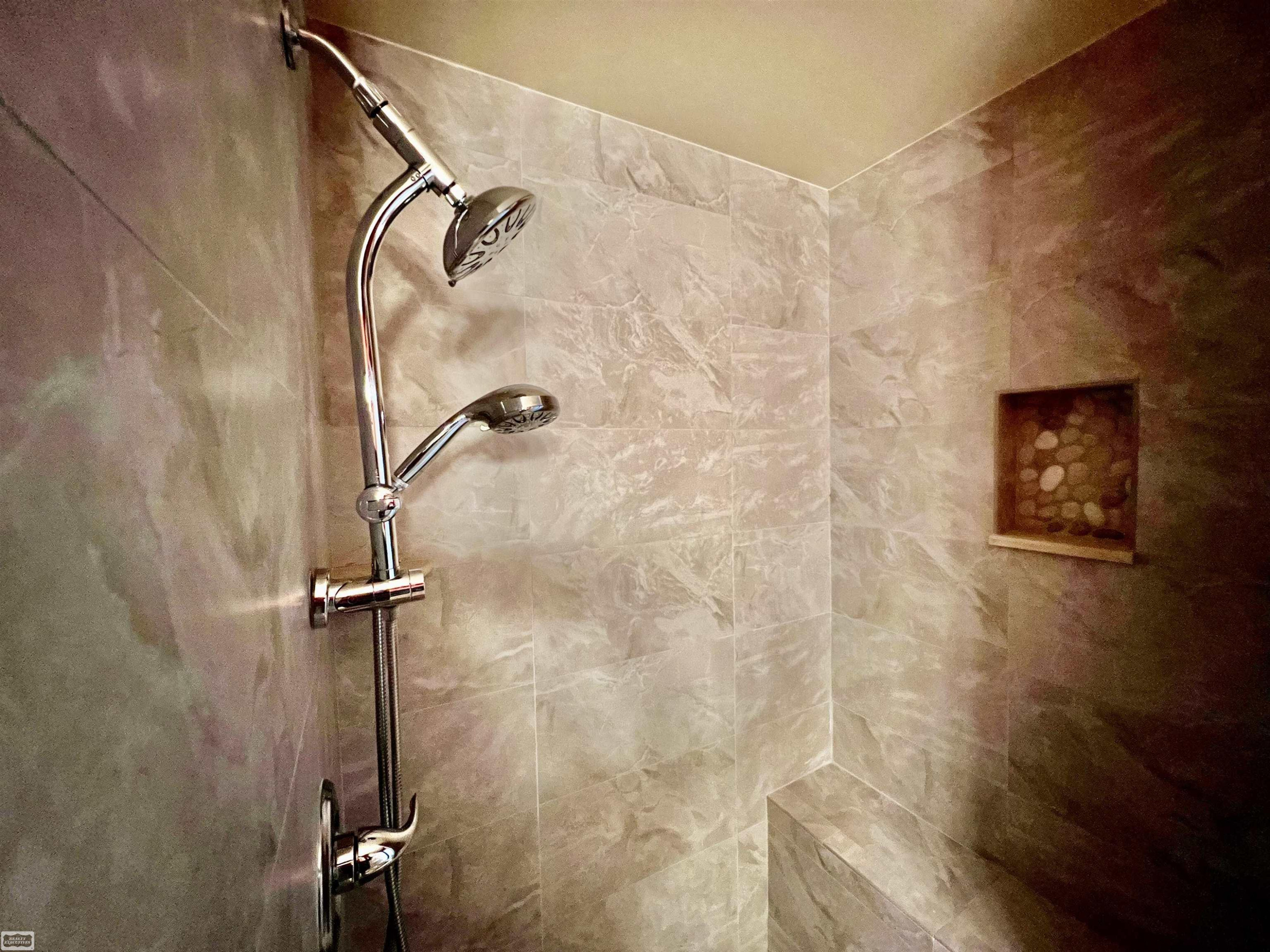 5656 Flagstaff Pines Drive, 402, Shelby Twp, MI 48317 — Photo 16