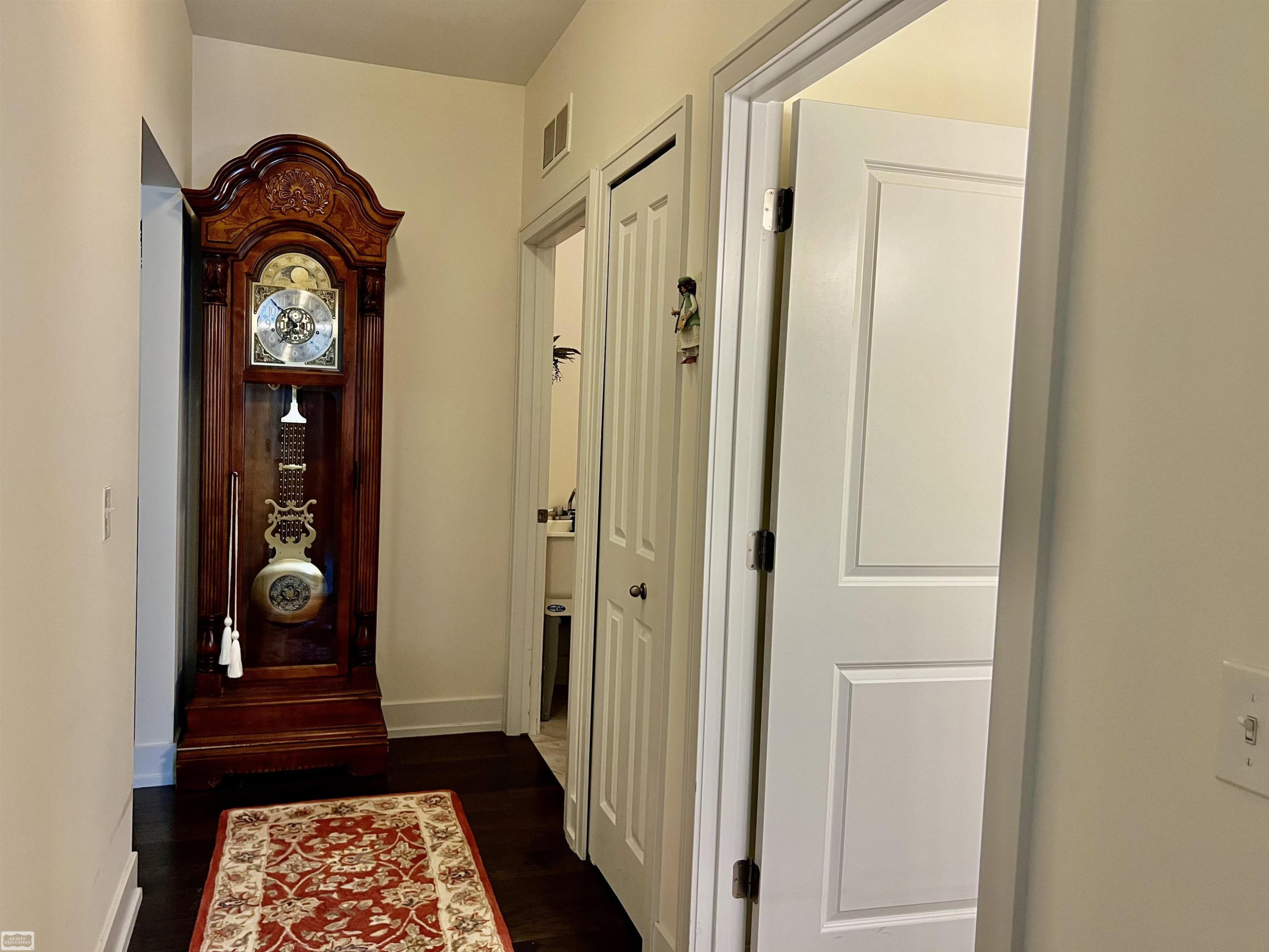 5656 Flagstaff Pines Drive, 402, Shelby Twp, MI 48317 — Photo 19